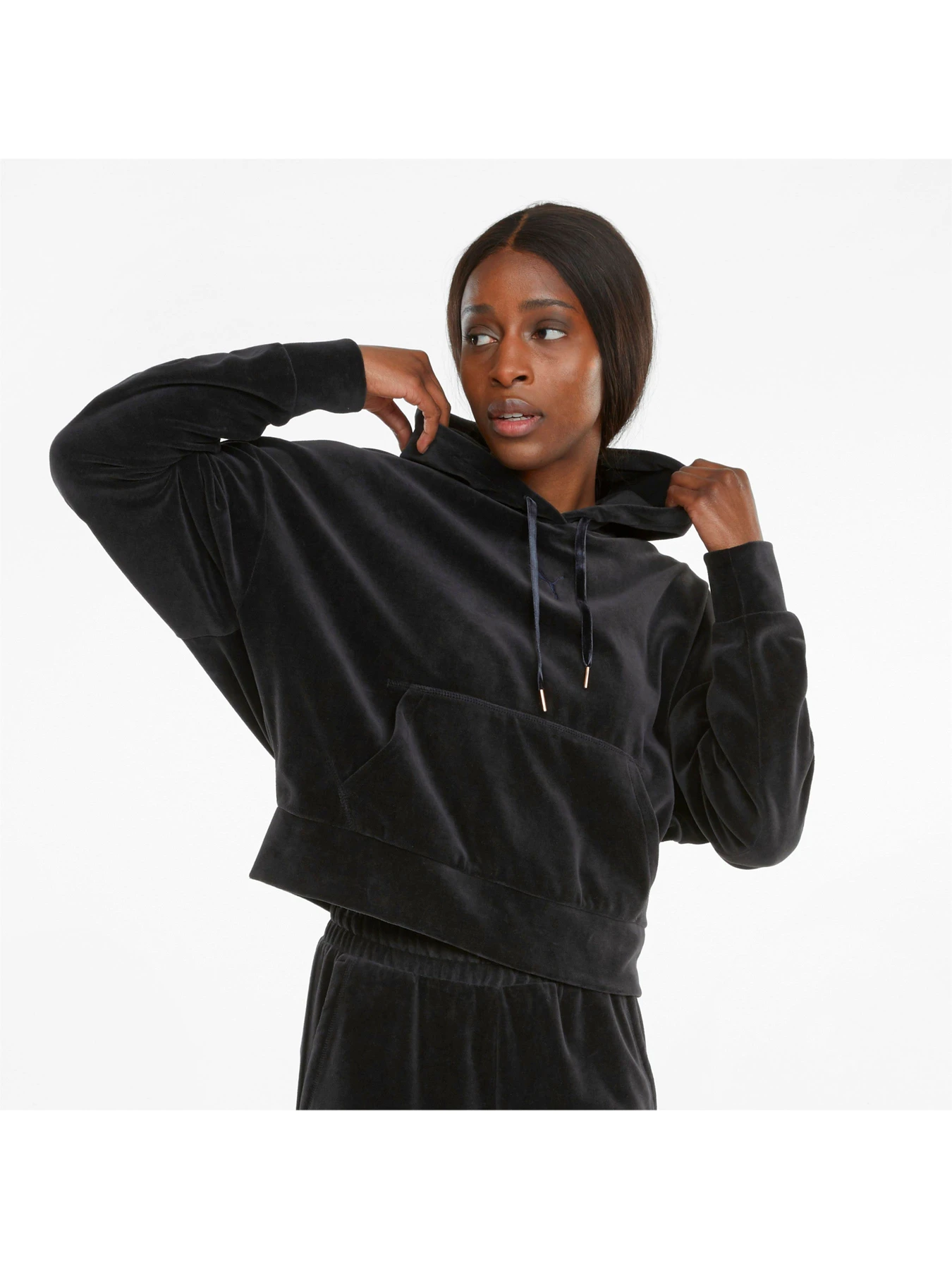 Худи и свитшоты PUMA HER Velour Hoodie модель 589520 Худи и свитшоты PUMA HER Velour Hoodie модель 589520 Фото
