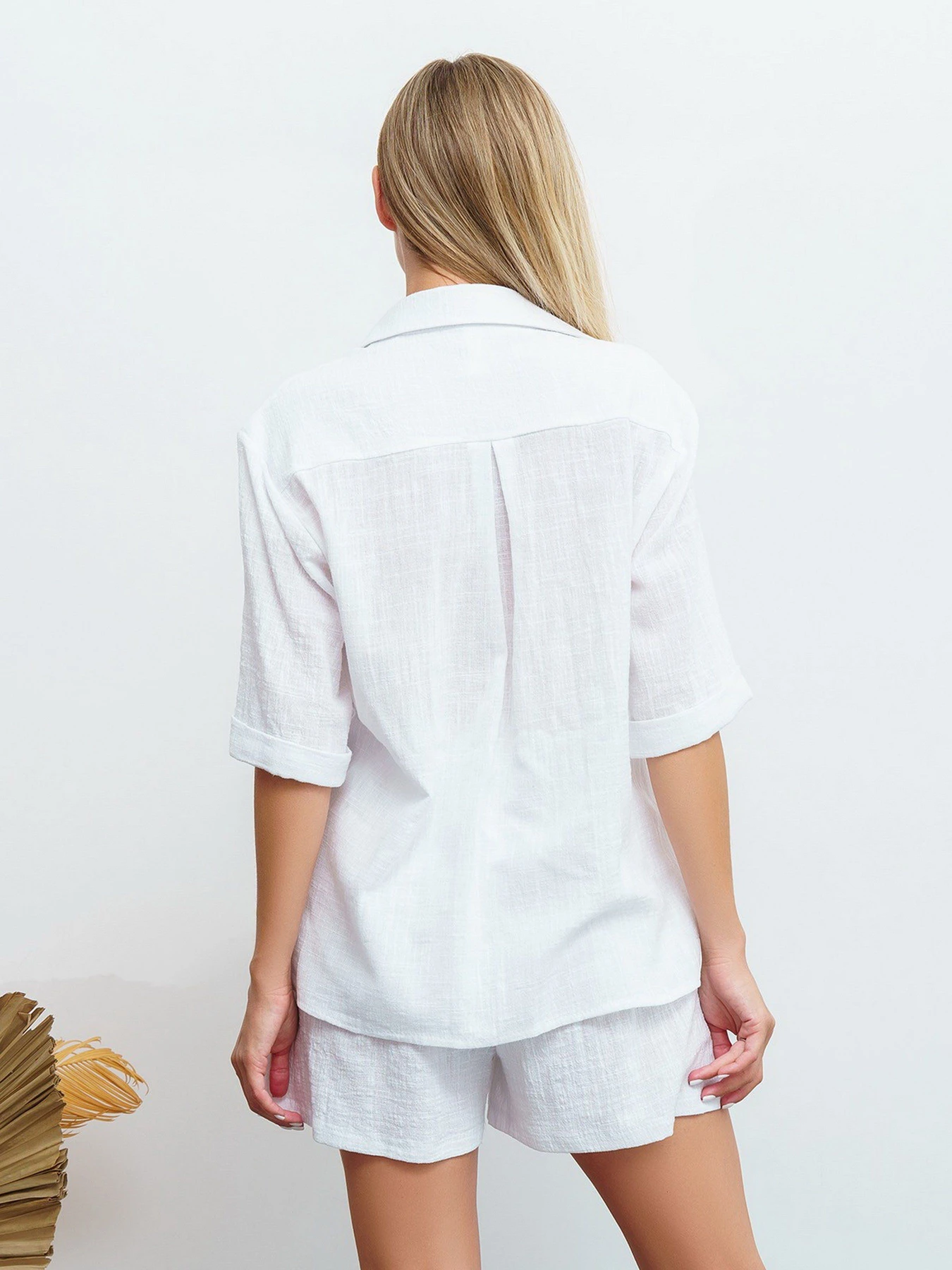 Костюмы ISSA Plus модель 13458_white Костюмы ISSA Plus модель 13458_white Фото