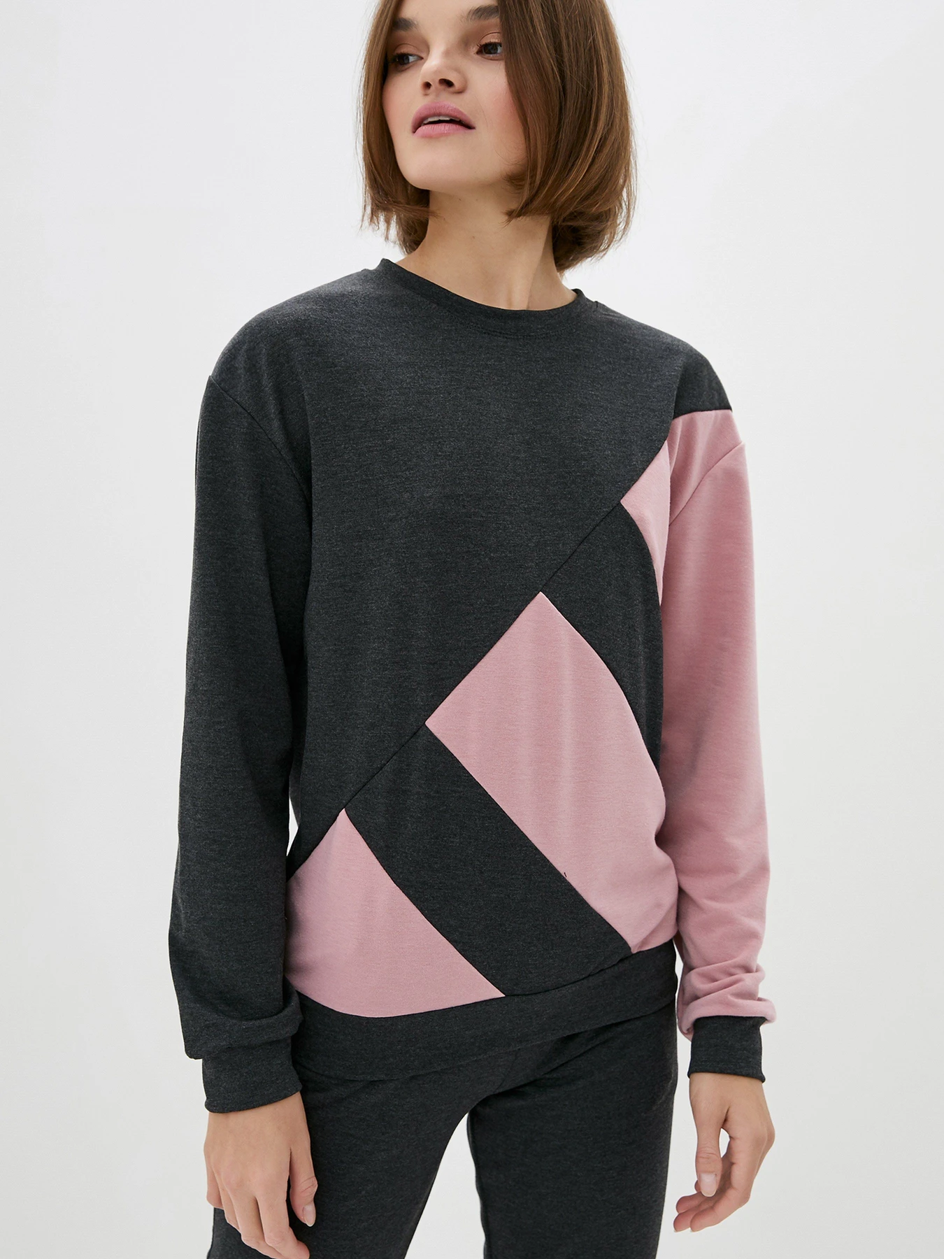 Костюмы ISSA Plus модель SA-25_darkgreypink Костюмы ISSA Plus модель SA-25_darkgreypink Фото