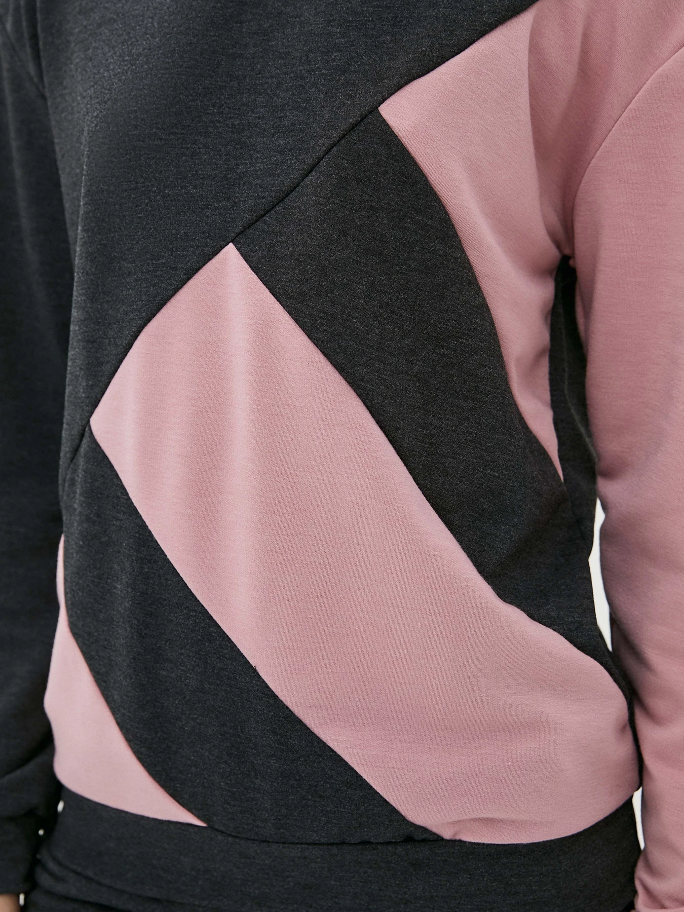 Костюмы ISSA Plus модель SA-25_darkgreypink Костюмы ISSA Plus модель SA-25_darkgreypink Фото