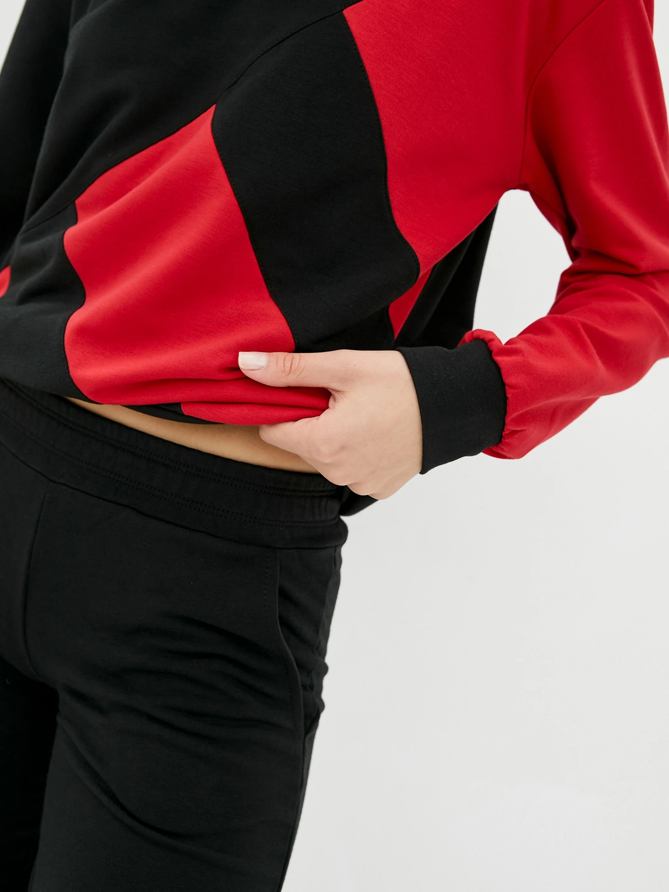 Костюмы ISSA Plus модель SA-25_blackred Костюмы ISSA Plus модель SA-25_blackred Фото