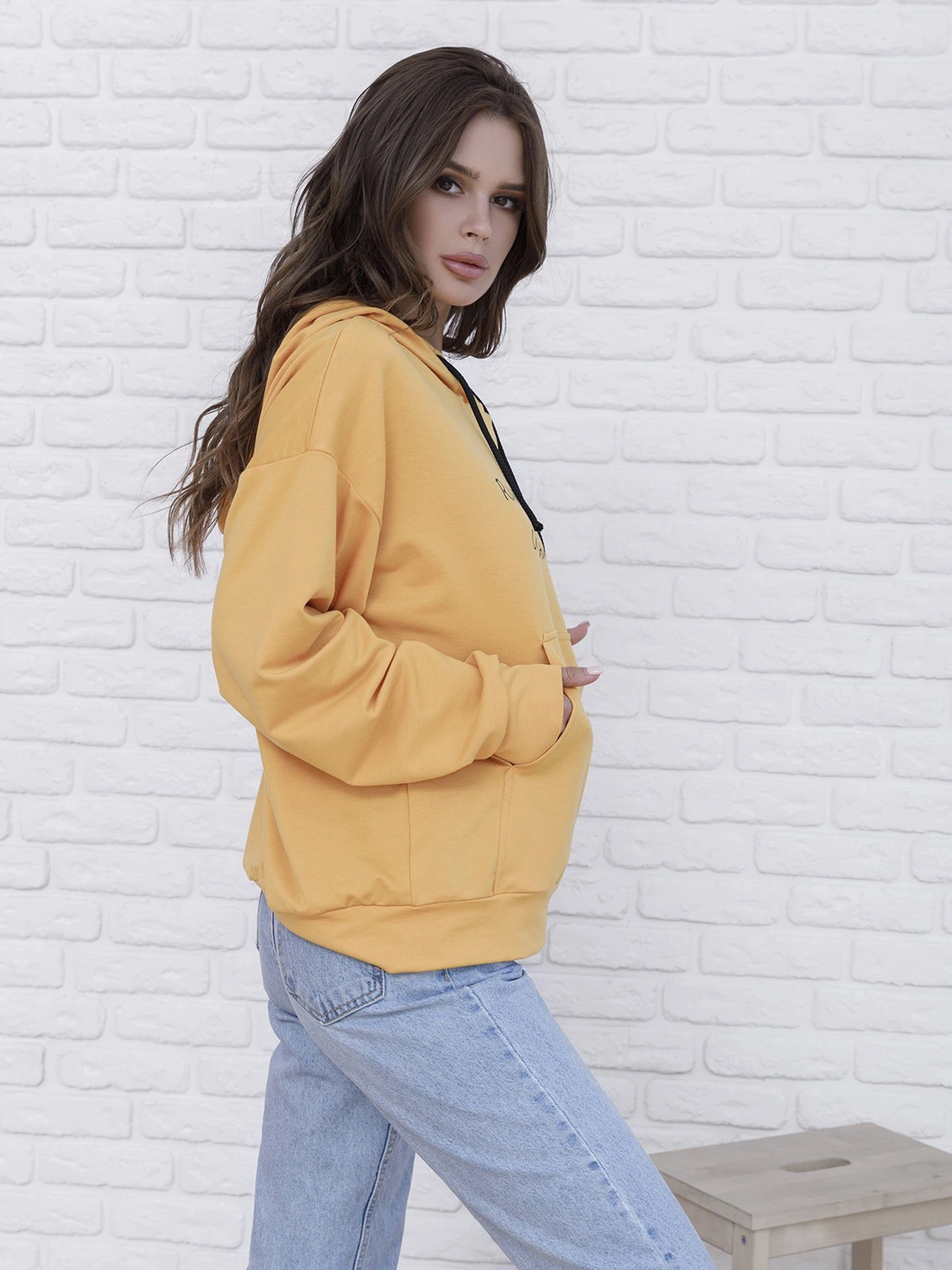 Худи и свитшоты ISSA Plus модель 12144_mustard Худи и свитшоты ISSA Plus модель 12144_mustard Фото