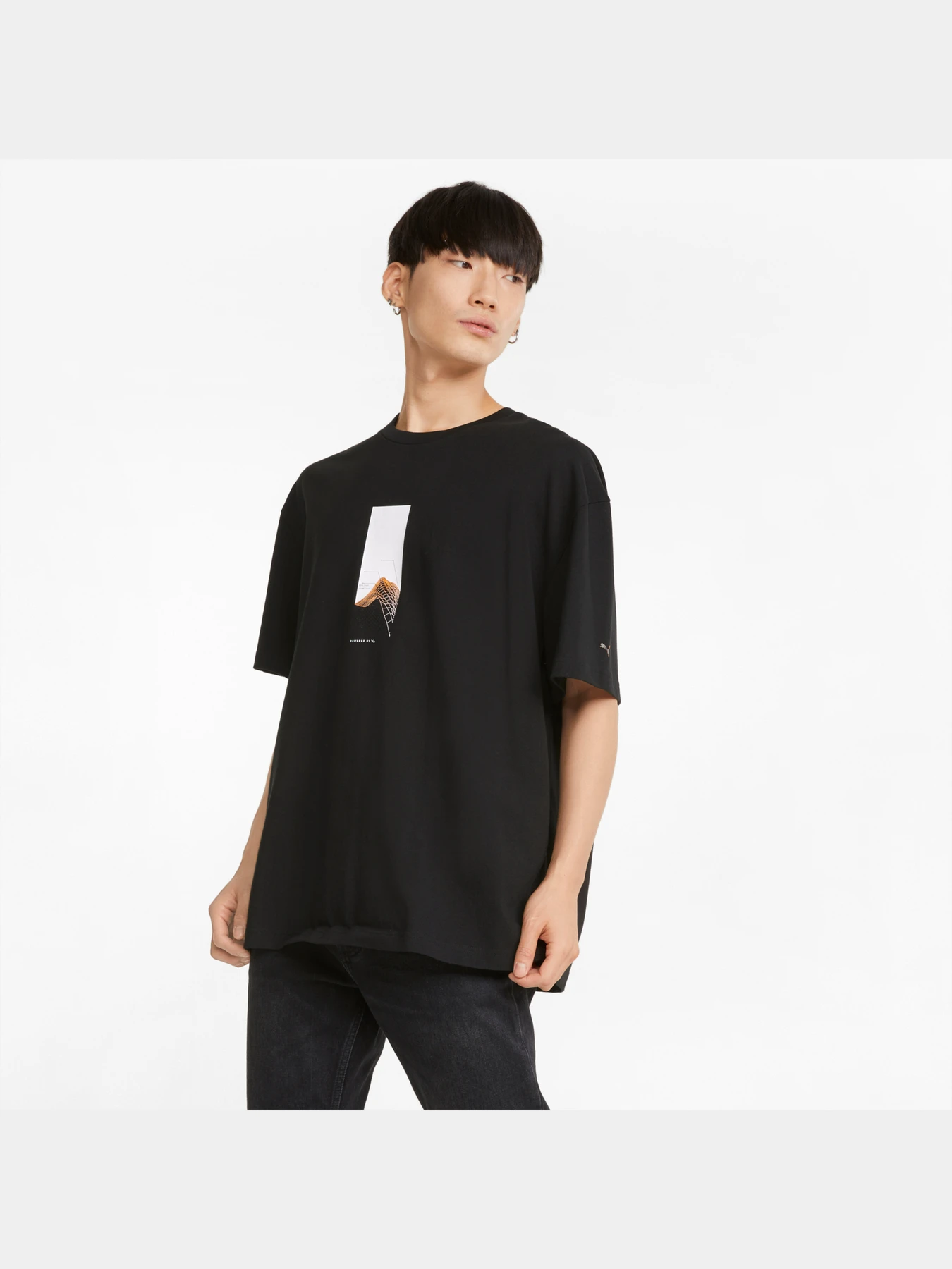 Футболки и поло PUMA Chrome Roads Graphic Tee модель 533457 Футболки и поло PUMA Chrome Roads Graphic Tee модель 533457 Фото