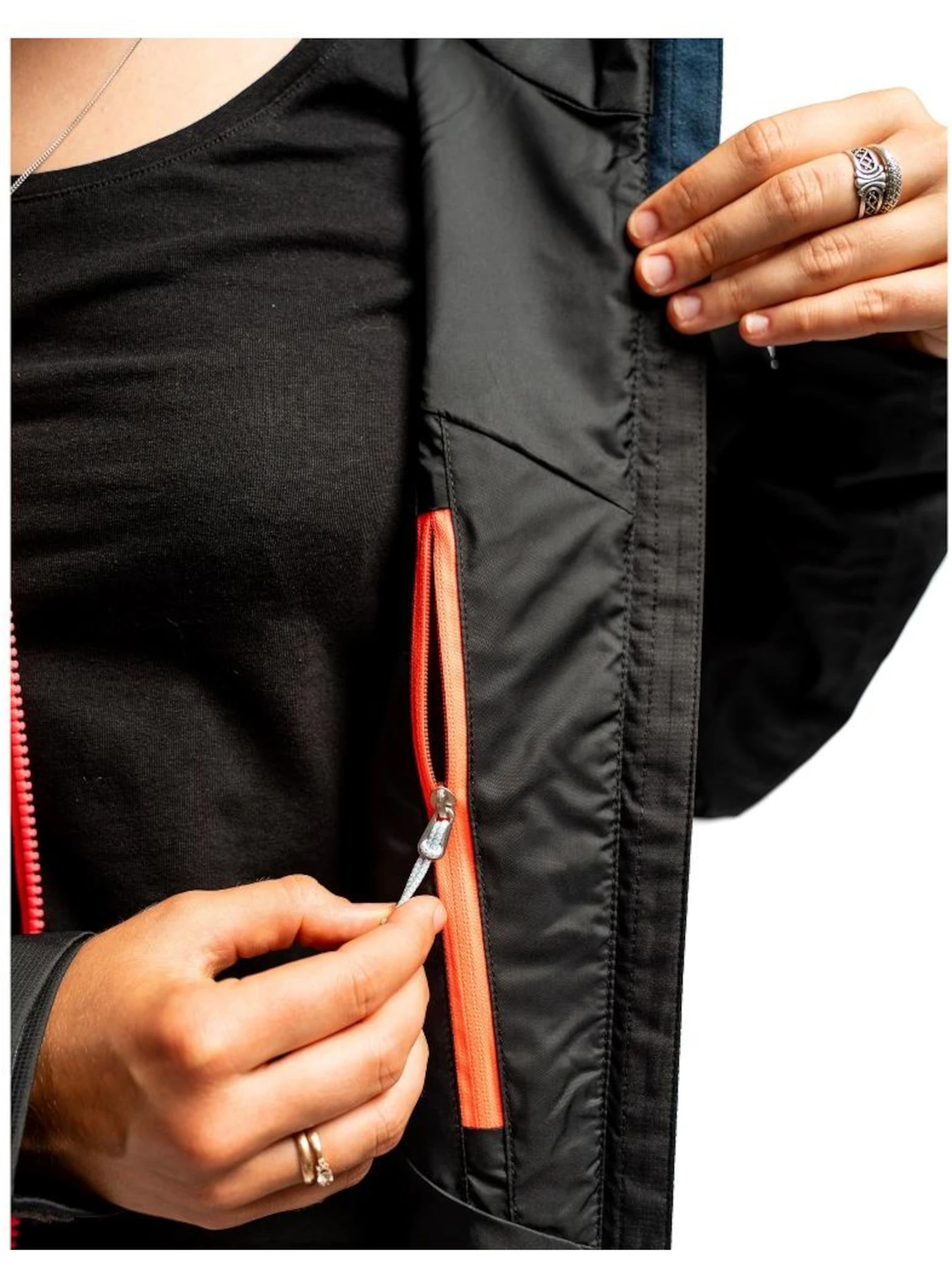 Куртки и дубленки Salewa модель 0299adfc-1407-11ed-810e-001dd8b72568 Куртки и дубленки Salewa модель 0299adfc-1407-11ed-810e-001dd8b72568 Фото