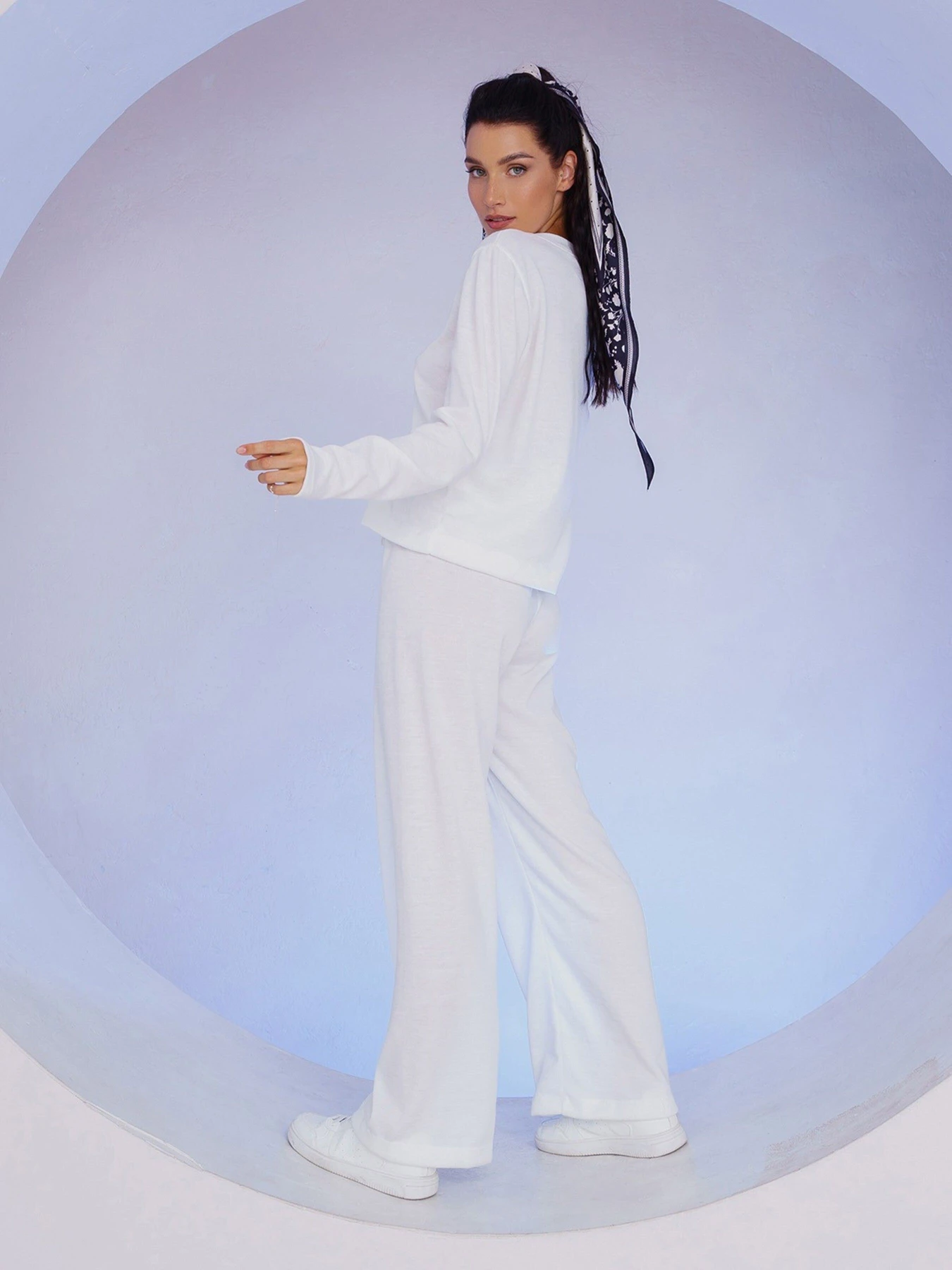 Костюмы ISSA Plus модель 13471_white Костюмы ISSA Plus модель 13471_white Фото