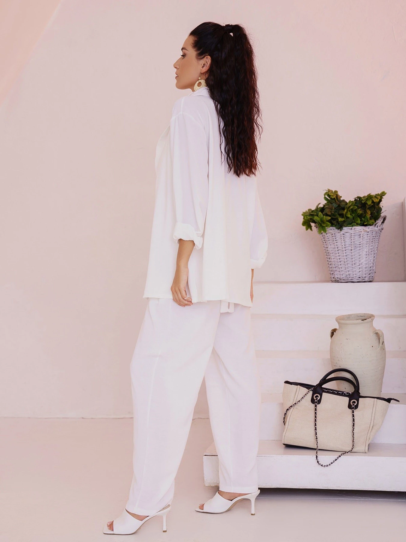 Костюмы ISSA Plus модель 13514_white Костюмы ISSA Plus модель 13514_white Фото