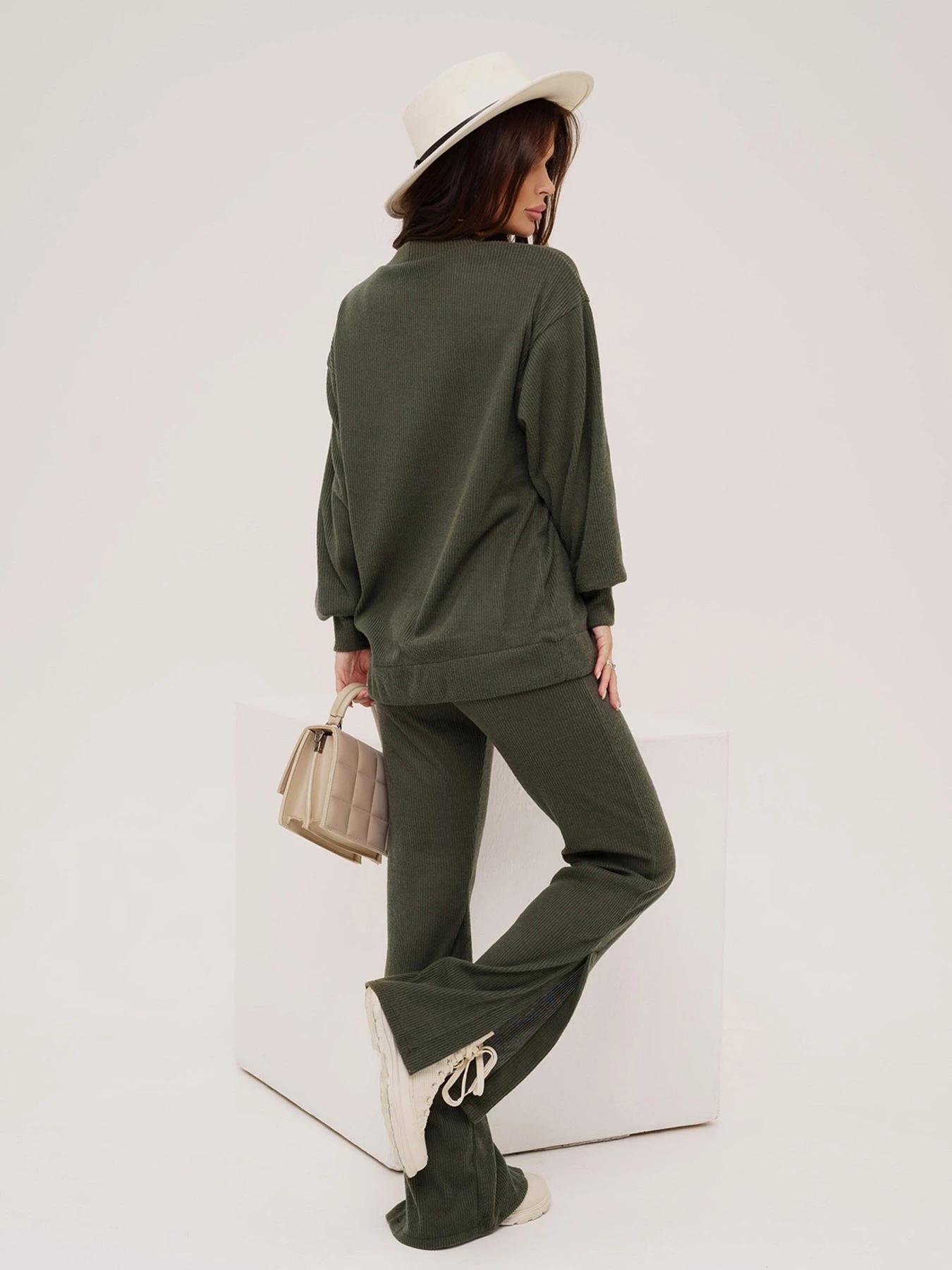 Костюми ISSA Plus модель 13528_hacks Костюми ISSA Plus модель 13528_hacks Фото