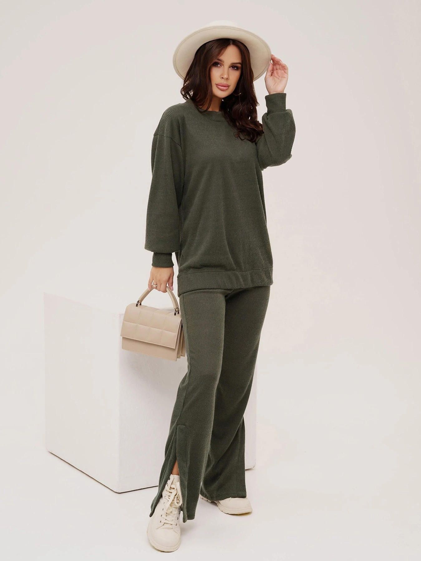 Костюми ISSA Plus модель 13528_hacks Костюми ISSA Plus модель 13528_hacks Фото