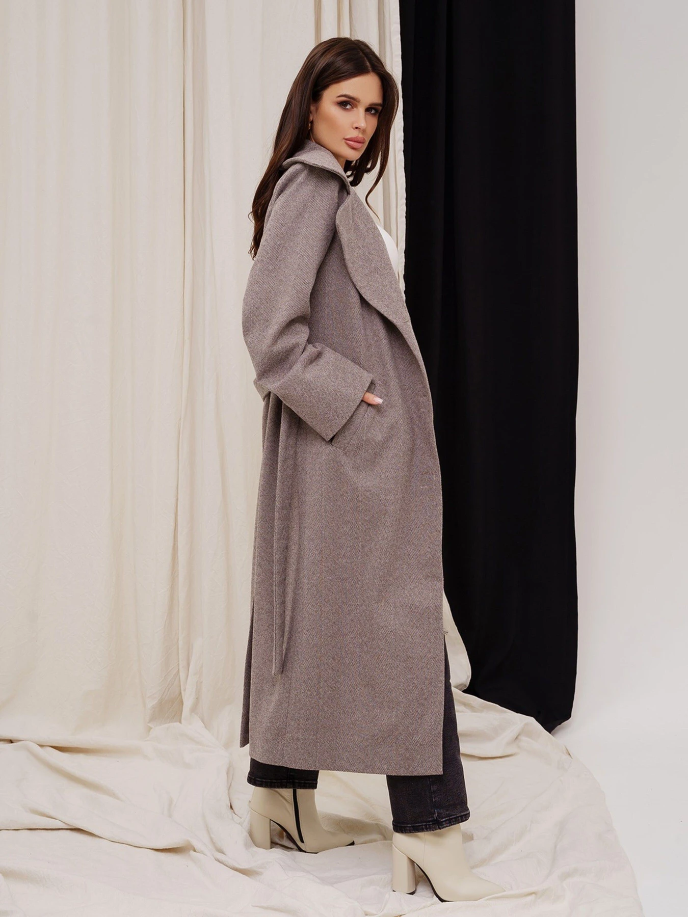Пальта та плащі ISSA Plus модель 13542_brown Пальта та плащі ISSA Plus модель 13542_brown Фото