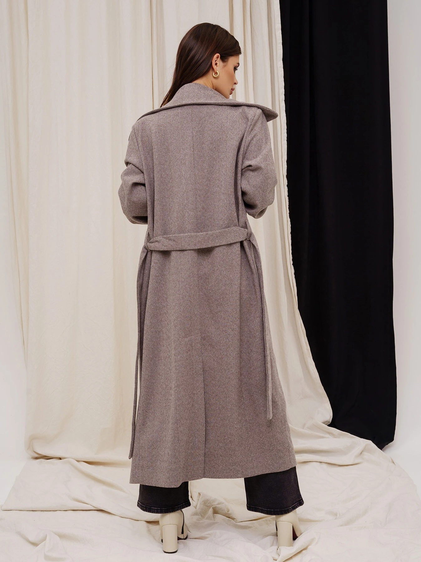 Пальта та плащі ISSA Plus модель 13542_brown Пальта та плащі ISSA Plus модель 13542_brown Фото