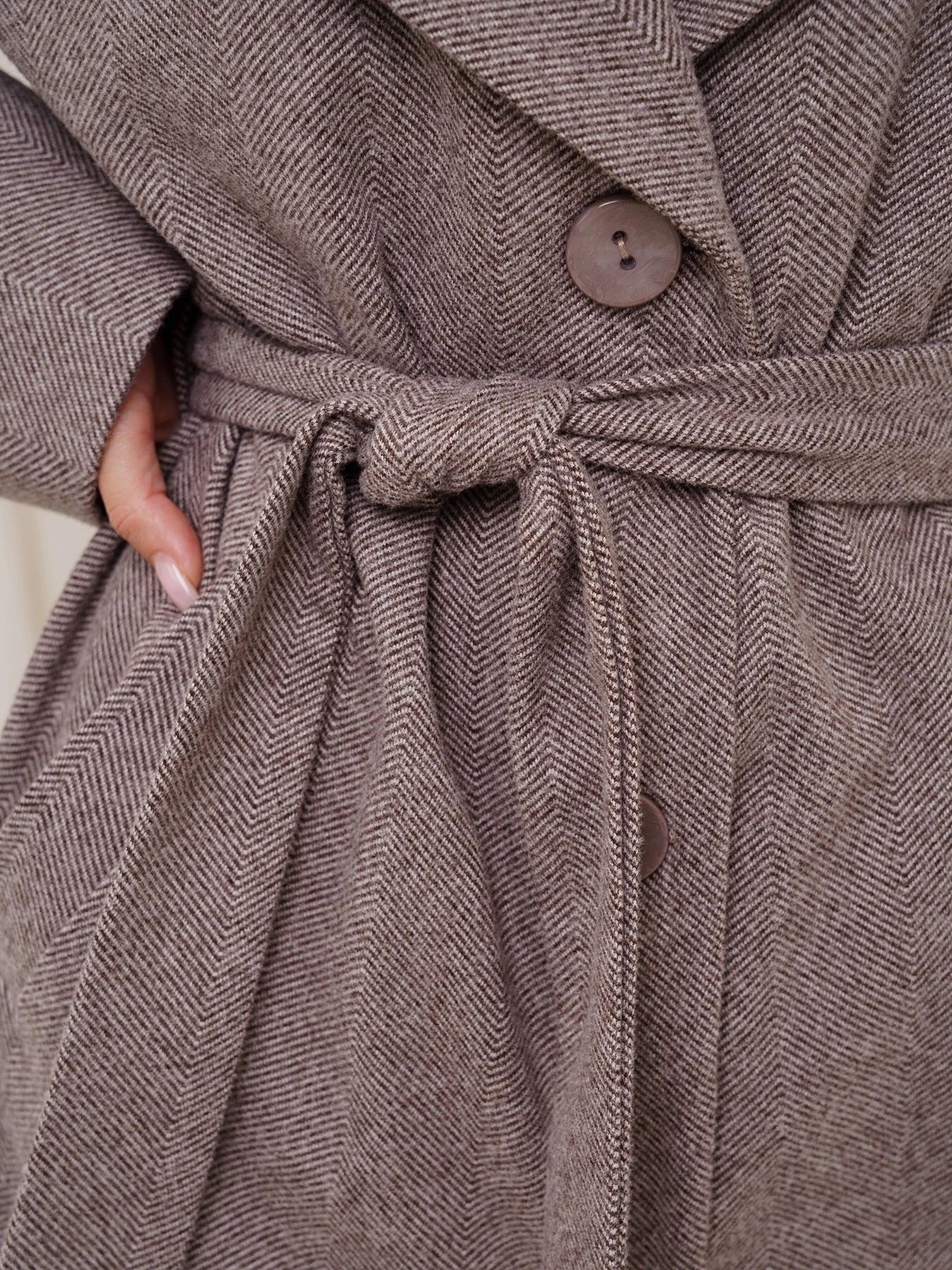 Пальта та плащі ISSA Plus модель 13542_brown Пальта та плащі ISSA Plus модель 13542_brown Фото