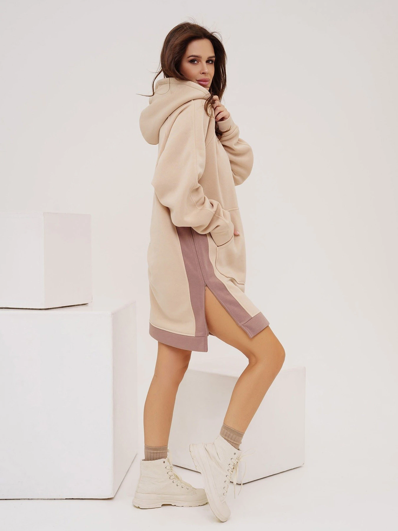 Худі та світшоти ISSA Plus модель 13553_beige Худі та світшоти ISSA Plus модель 13553_beige Фото