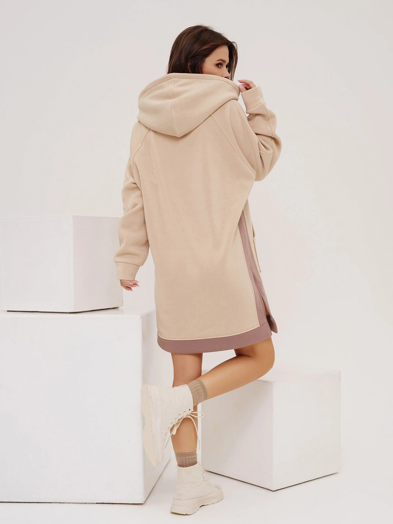 Худі та світшоти ISSA Plus модель 13553_beige Худі та світшоти ISSA Plus модель 13553_beige Фото