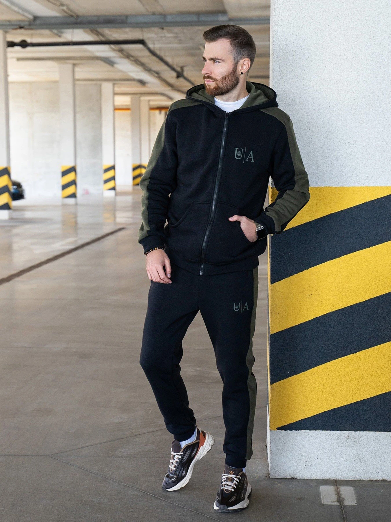 Костюми ISSA Plus модель GN-462_black Костюми ISSA Plus модель GN-462_black Фото