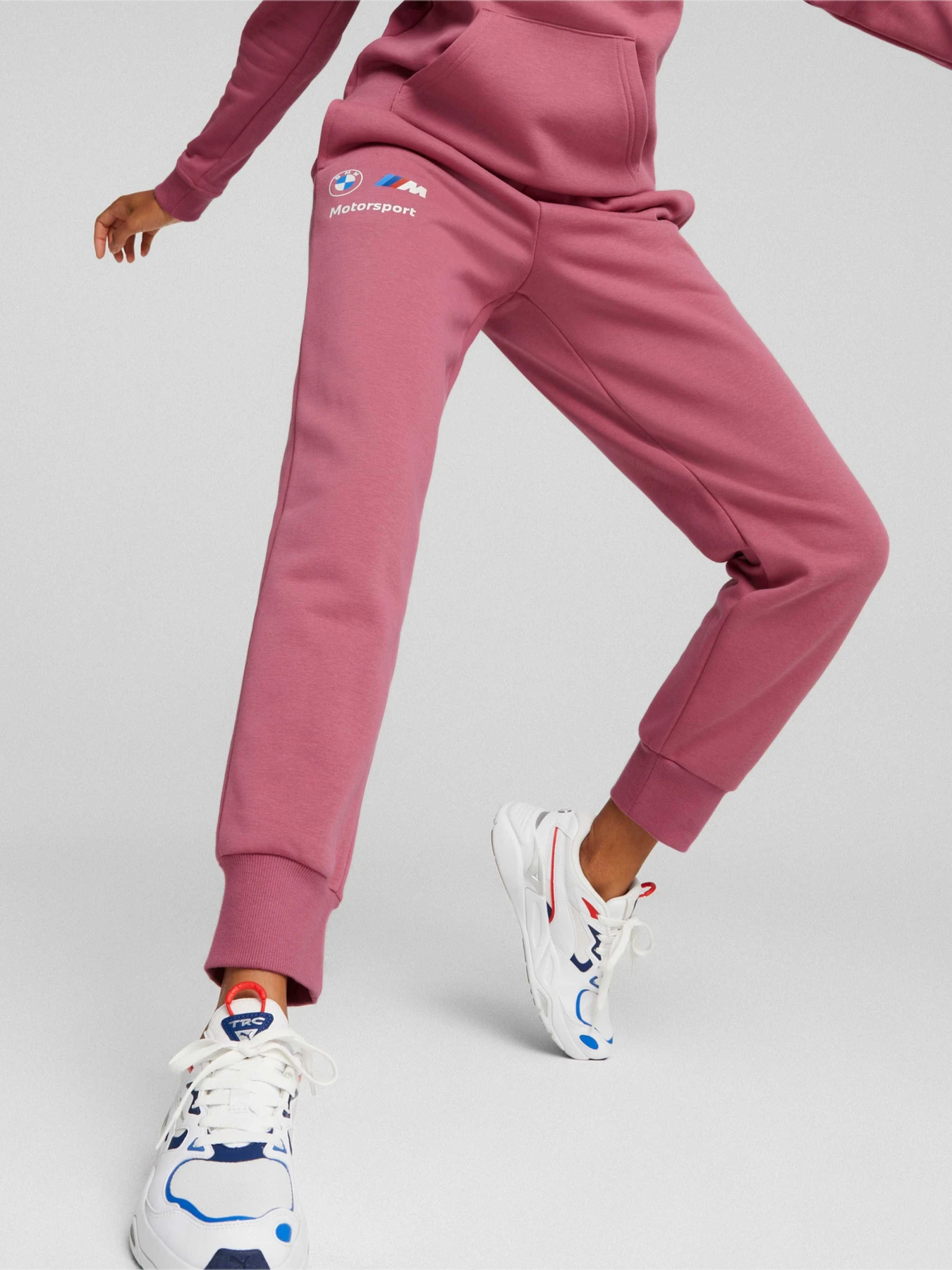 Брюки PUMA Bmw Mms Wmn Ess Sweat Pants модель 536524 Брюки PUMA Bmw Mms Wmn Ess Sweat Pants модель 536524 Фото