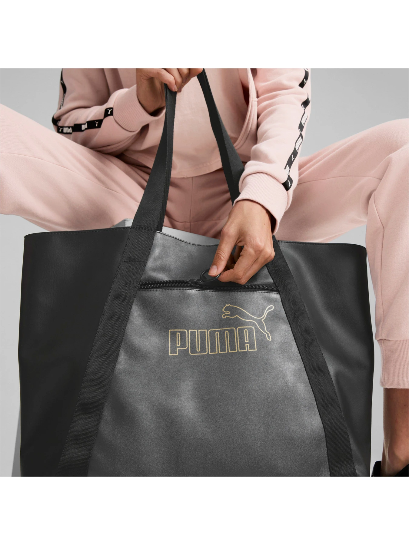 Сумки PUMA Core Up Large Shopper модель 079152 Сумки PUMA Core Up Large Shopper модель 079152 Фото