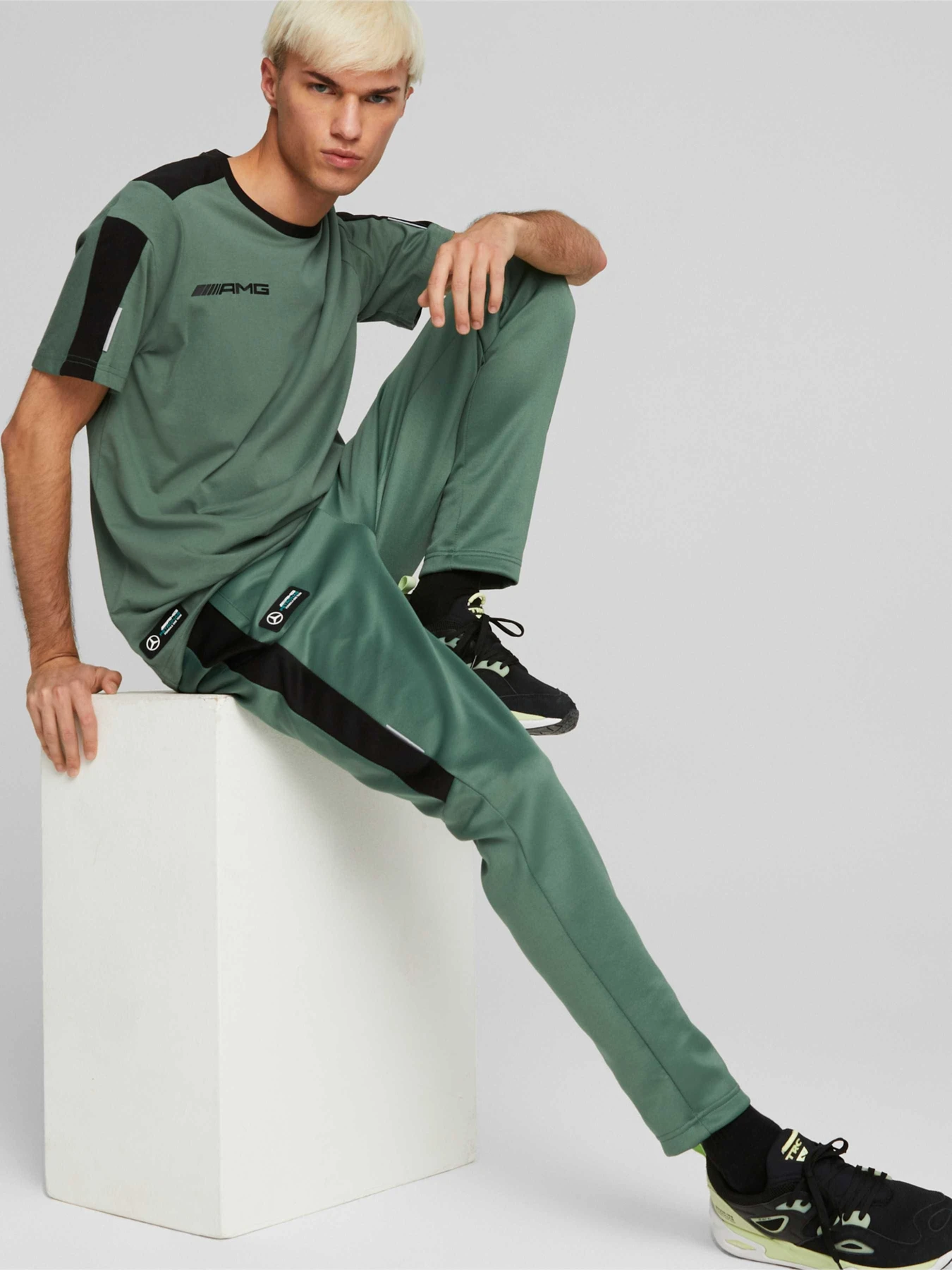 Штани PUMA Mapf1 Mt7 Track Pants модель 534903 Штани PUMA Mapf1 Mt7 Track Pants модель 534903 Фото