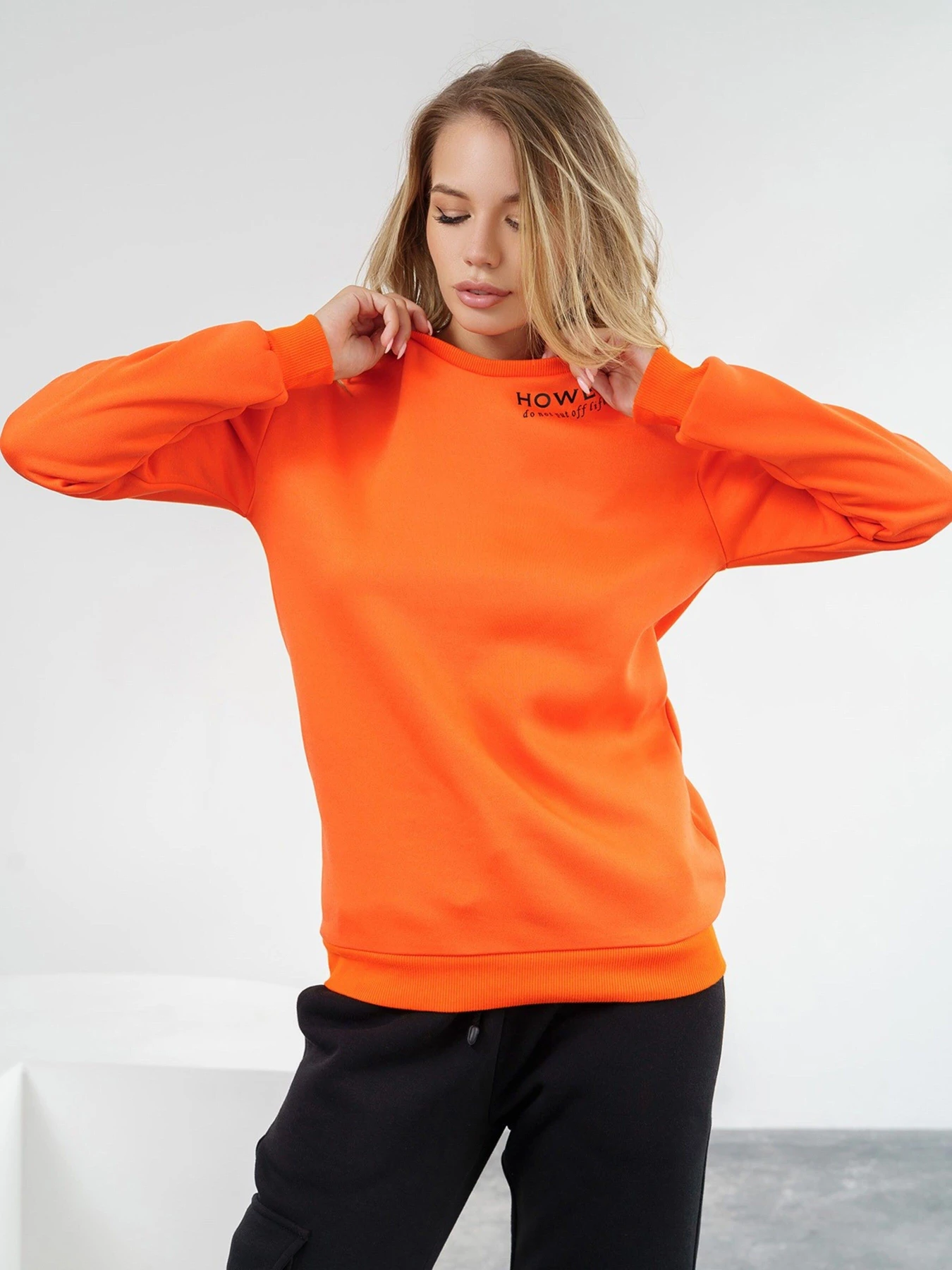 Худі та світшоти ISSA Plus модель 13537_orange Худі та світшоти ISSA Plus модель 13537_orange Фото