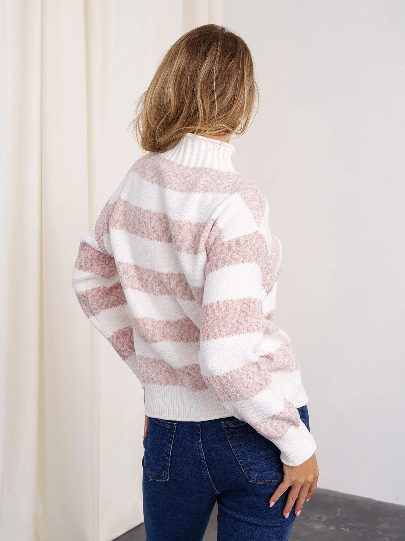 Светри та кардигани ISSA Plus модель WN20-331_whitepink Светри та кардигани ISSA Plus модель WN20-331_whitepink Фото