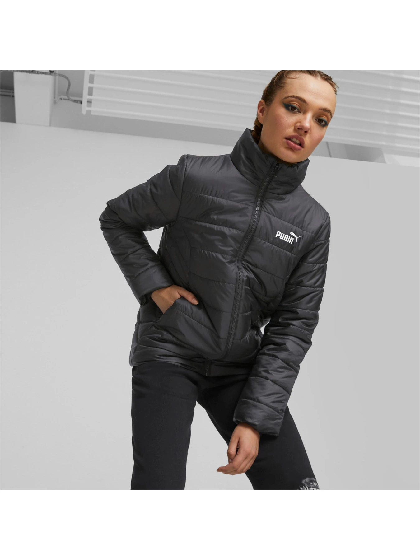 Куртки и дубленки PUMA модель 849398 Куртки и дубленки PUMA модель 849398 Фото