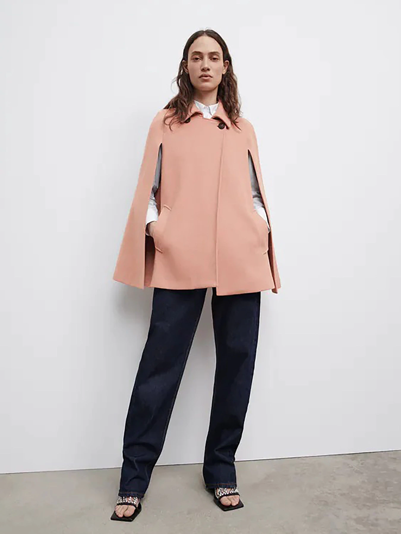 Пальто и плащи ZARA модель 65082 Фото