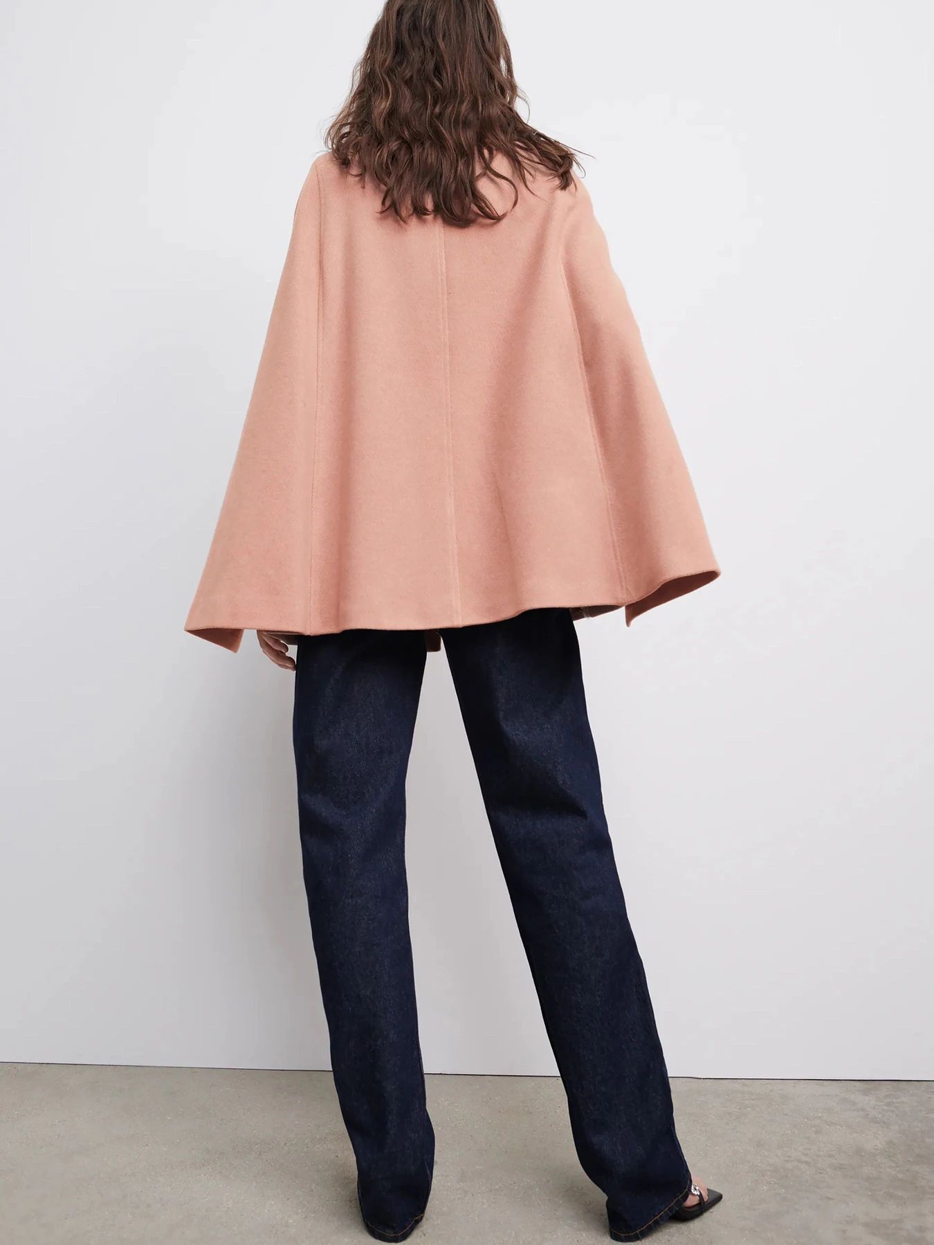 Пальто и плащи ZARA модель 65082 Фото