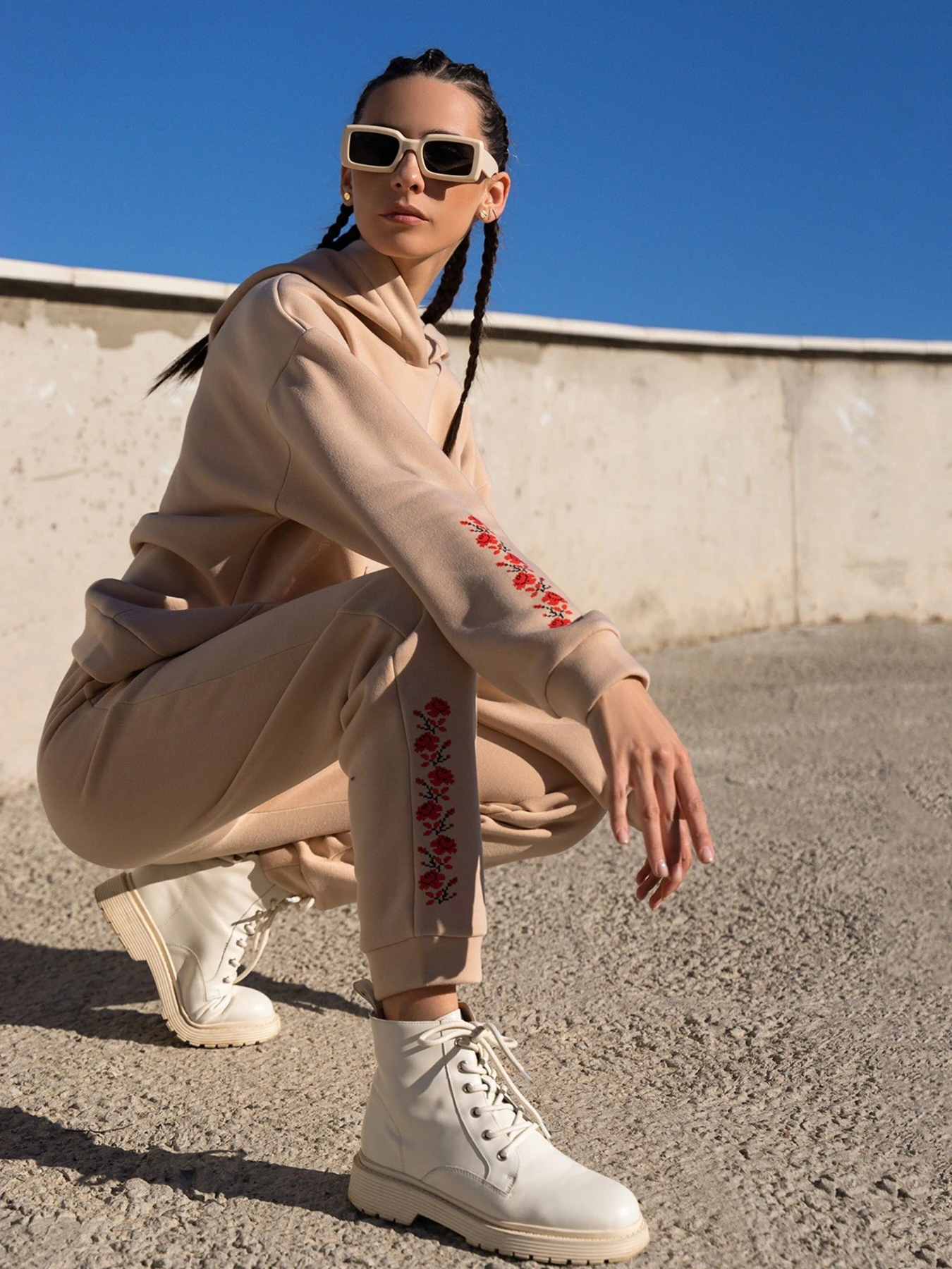 Костюмы ISSA Plus модель 13601_beige Фото