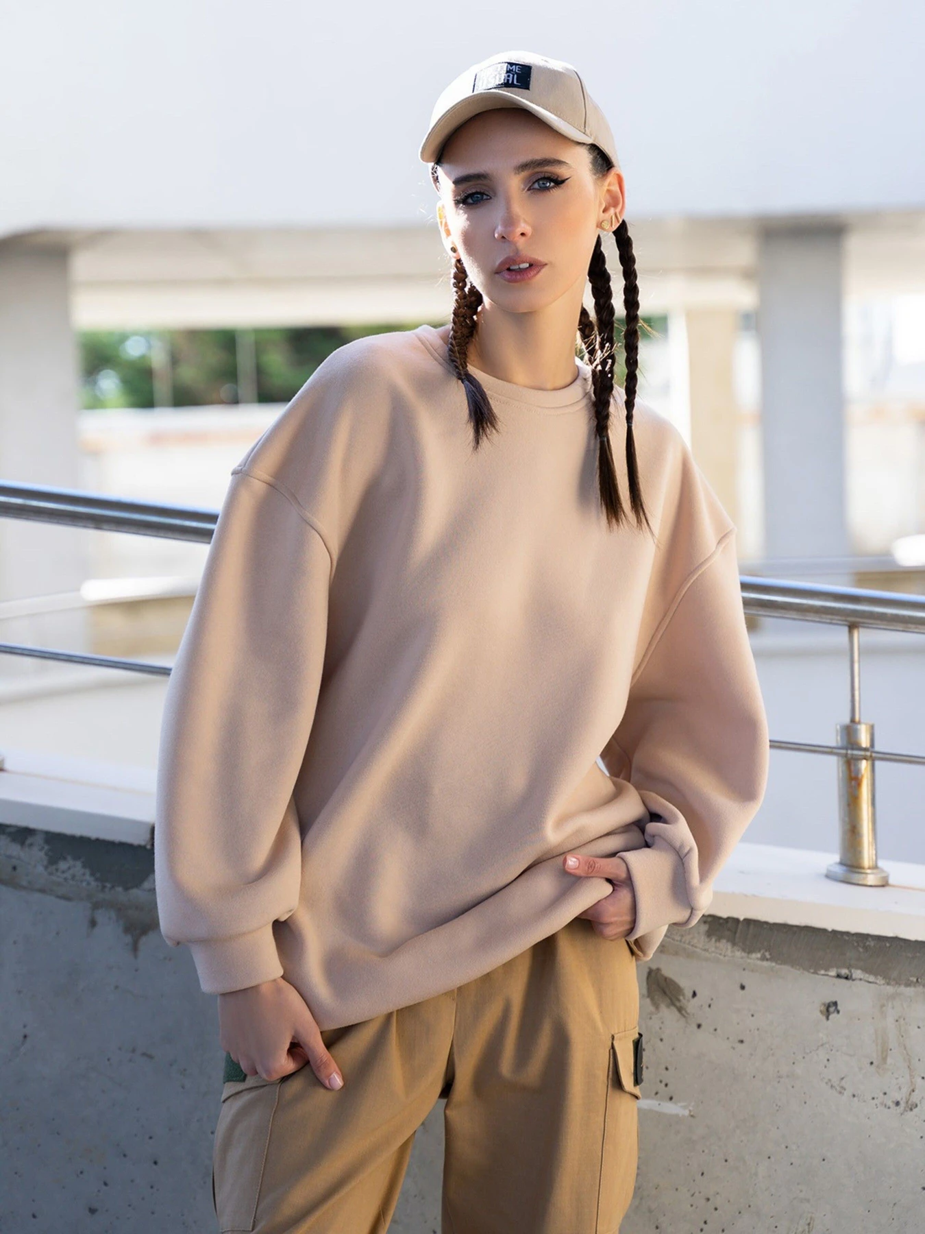 Худі та світшоти ISSA Plus модель 13603_beige Худі та світшоти ISSA Plus модель 13603_beige Фото
