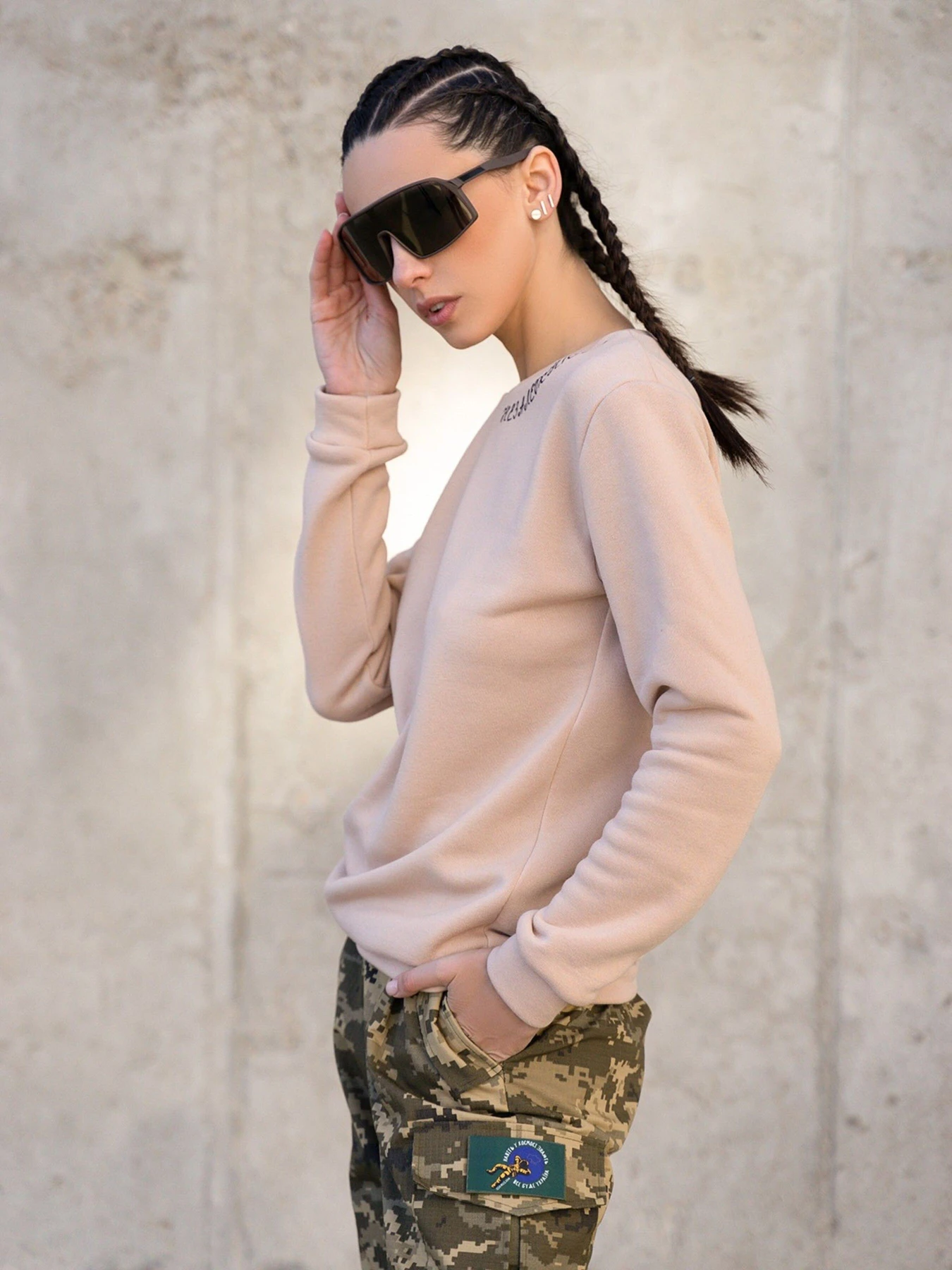 Худі та світшоти ISSA Plus модель 13599_beige Худі та світшоти ISSA Plus модель 13599_beige Фото
