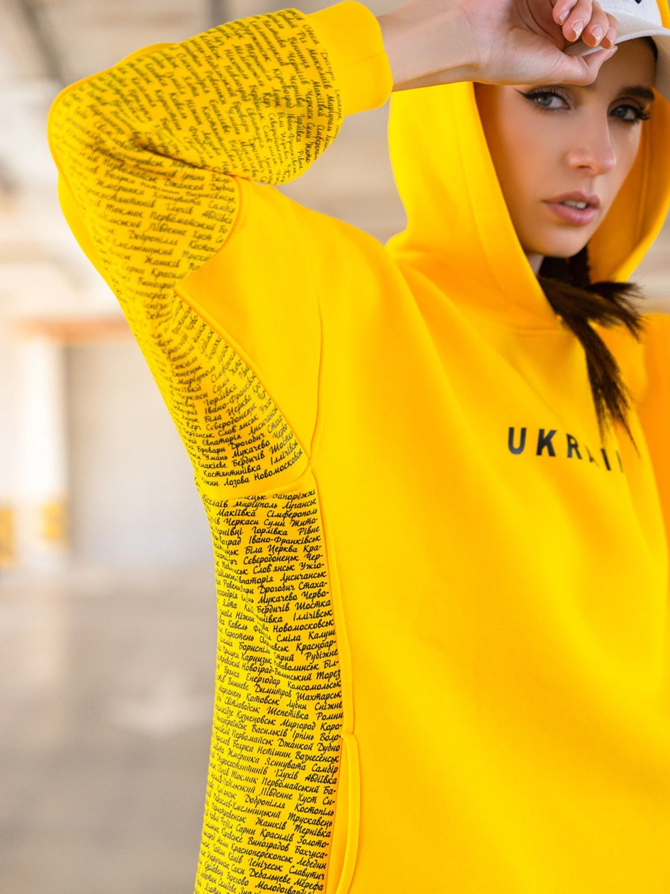 Худи и свитшоты ISSA Plus модель 13605_yellow Худи и свитшоты ISSA Plus модель 13605_yellow Фото