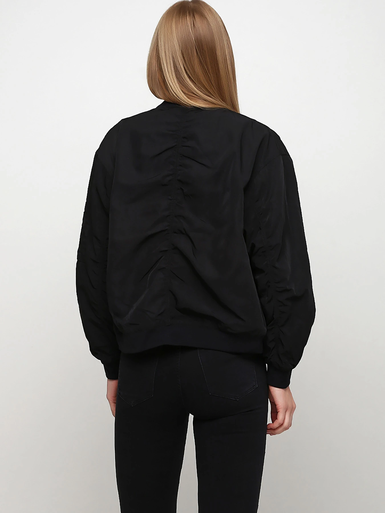 Куртки и дубленки Monki модель 40137 Фото