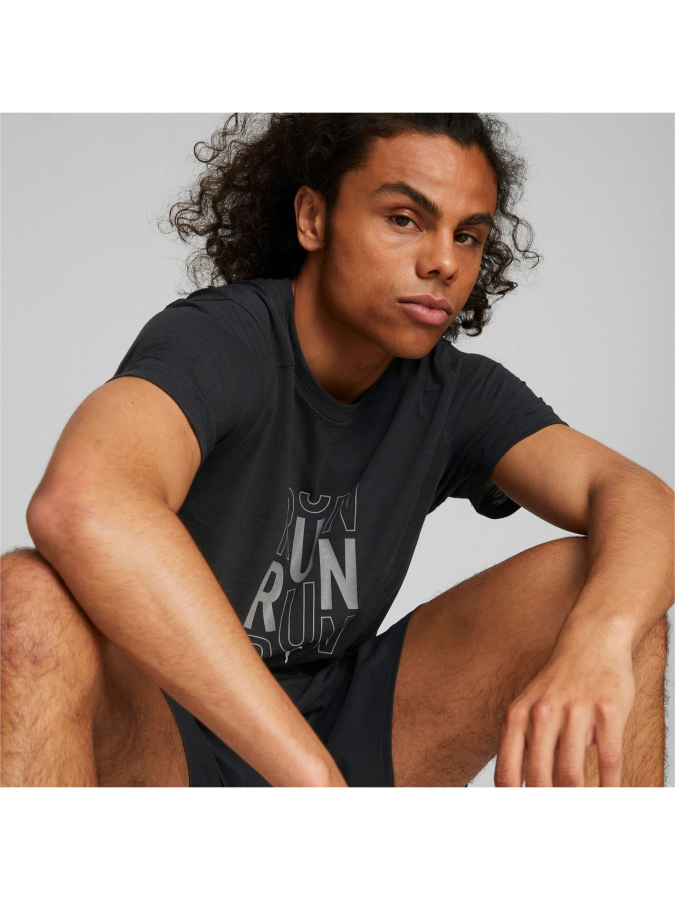 Футболки и поло PUMA Run Logo Ss Tee M модель 522423 Футболки и поло PUMA Run Logo Ss Tee M модель 522423 Фото