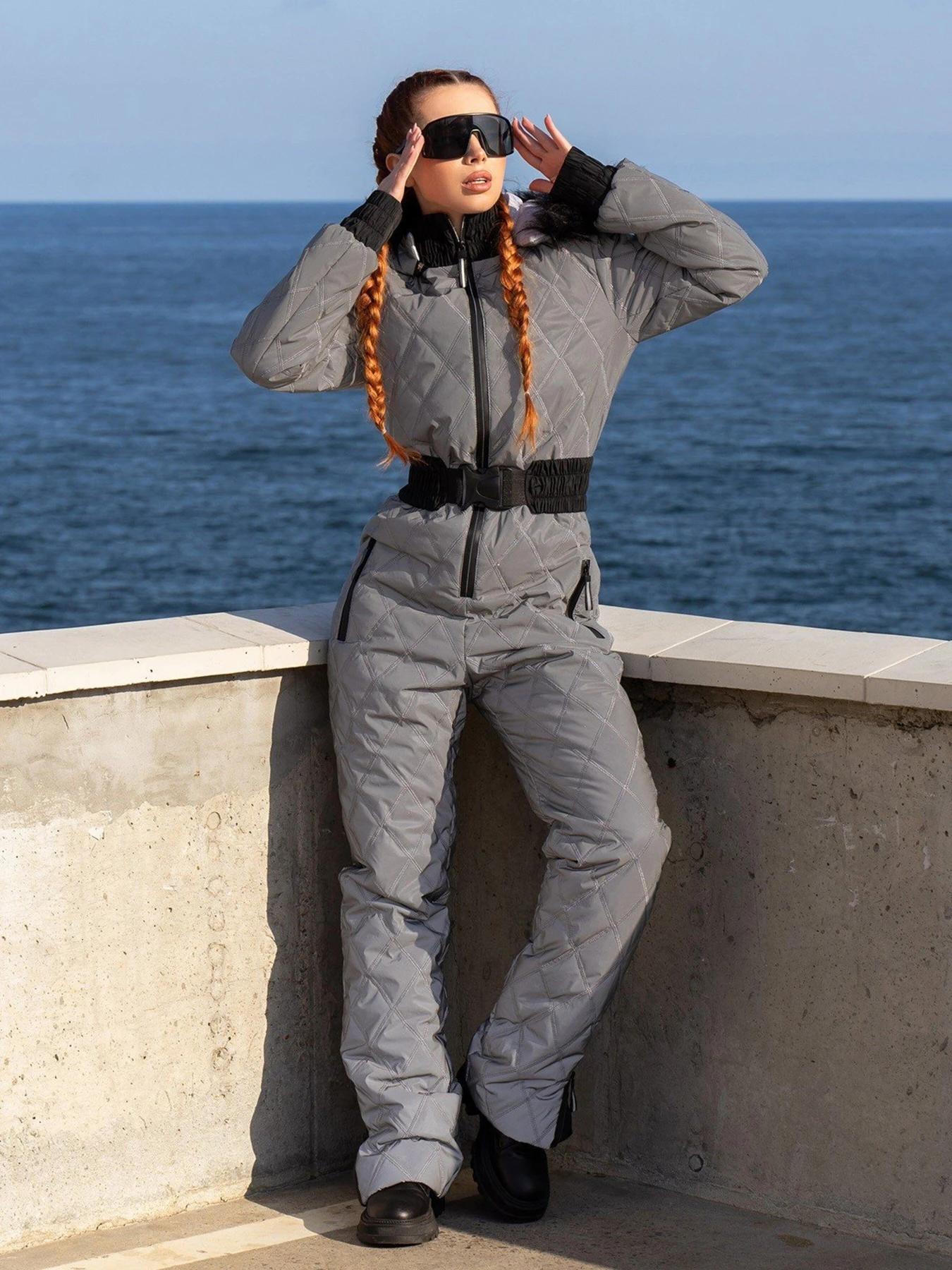 Комбинезоны ISSA Plus модель 13614_grey Комбинезоны ISSA Plus модель 13614_grey Фото