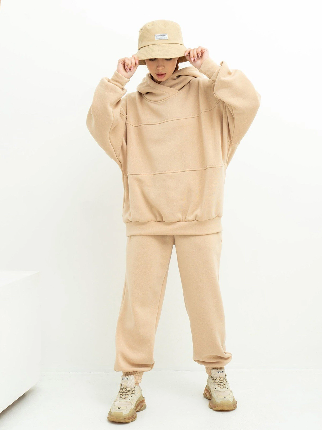 Костюмы ISSA Plus модель 13624_beige Костюмы ISSA Plus модель 13624_beige Фото