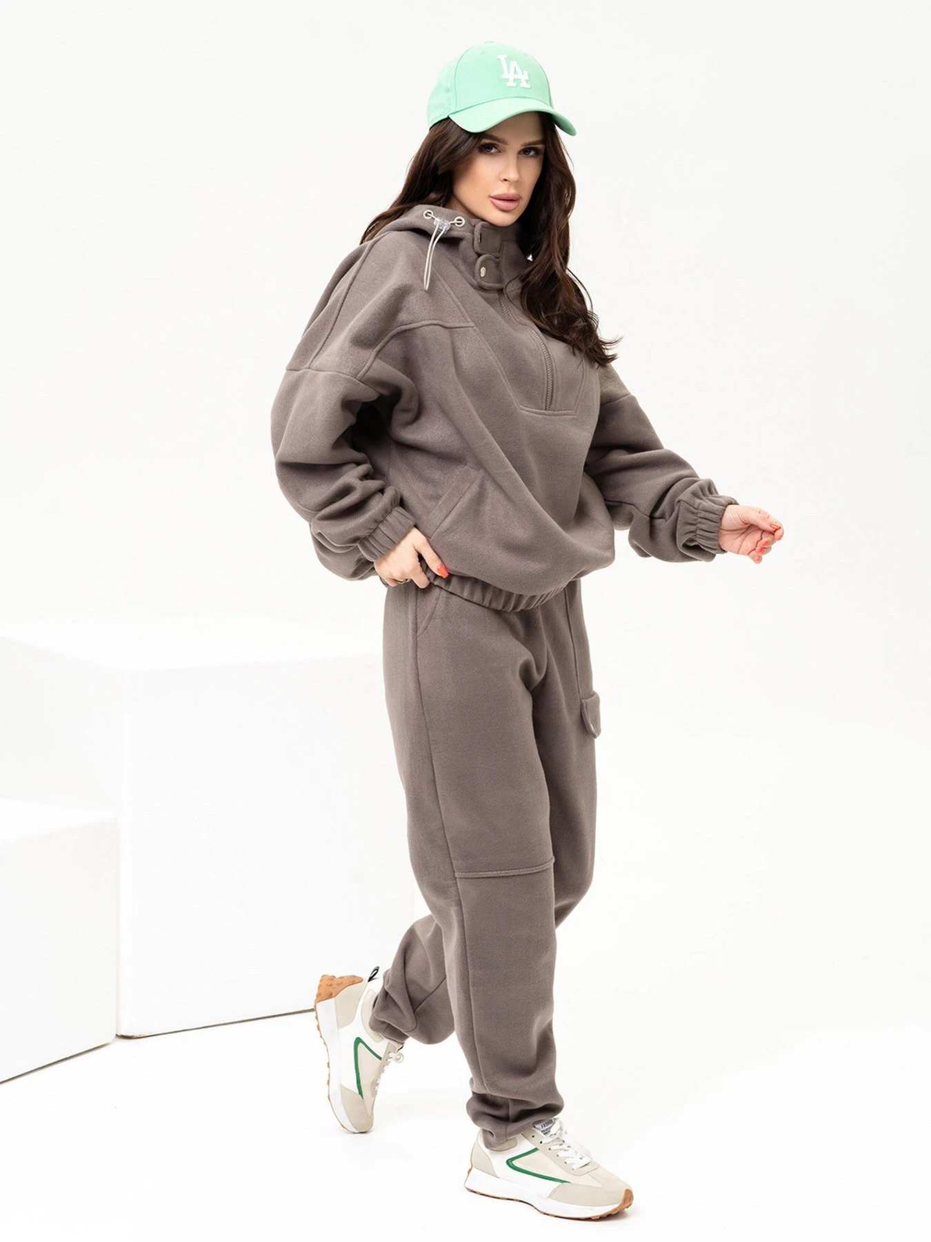 Костюмы ISSA Plus модель 13648_khaki Костюмы ISSA Plus модель 13648_khaki Фото