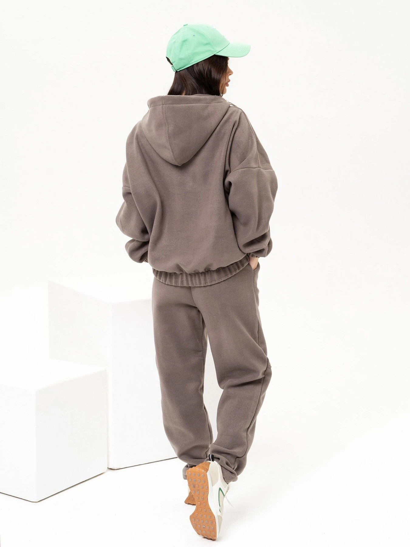 Костюмы ISSA Plus модель 13648_khaki Костюмы ISSA Plus модель 13648_khaki Фото