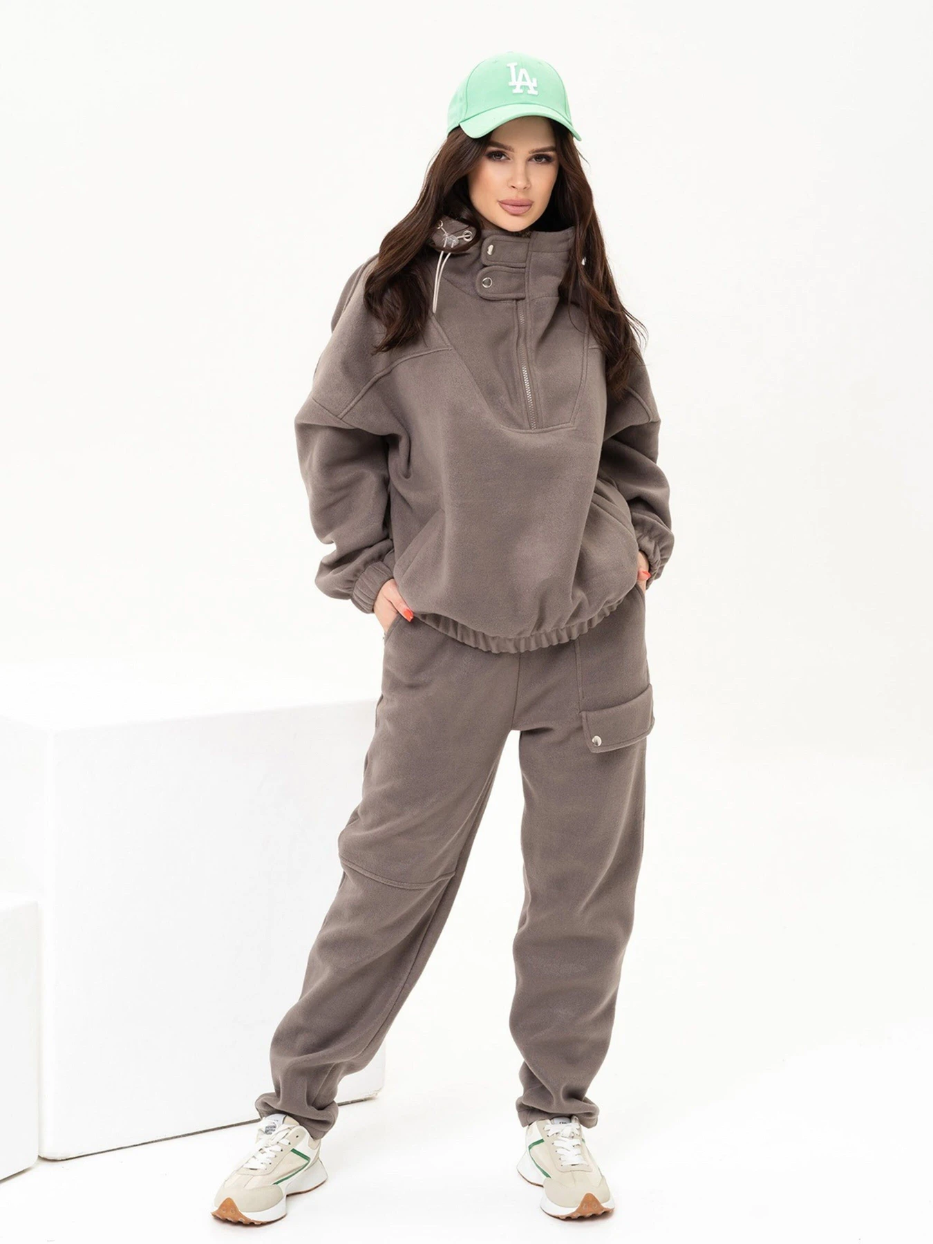 Костюмы ISSA Plus модель 13648_khaki Костюмы ISSA Plus модель 13648_khaki Фото
