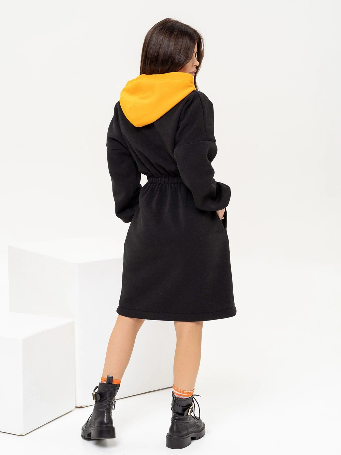 Платья ISSA Plus модель 13654_blackmustard Фото