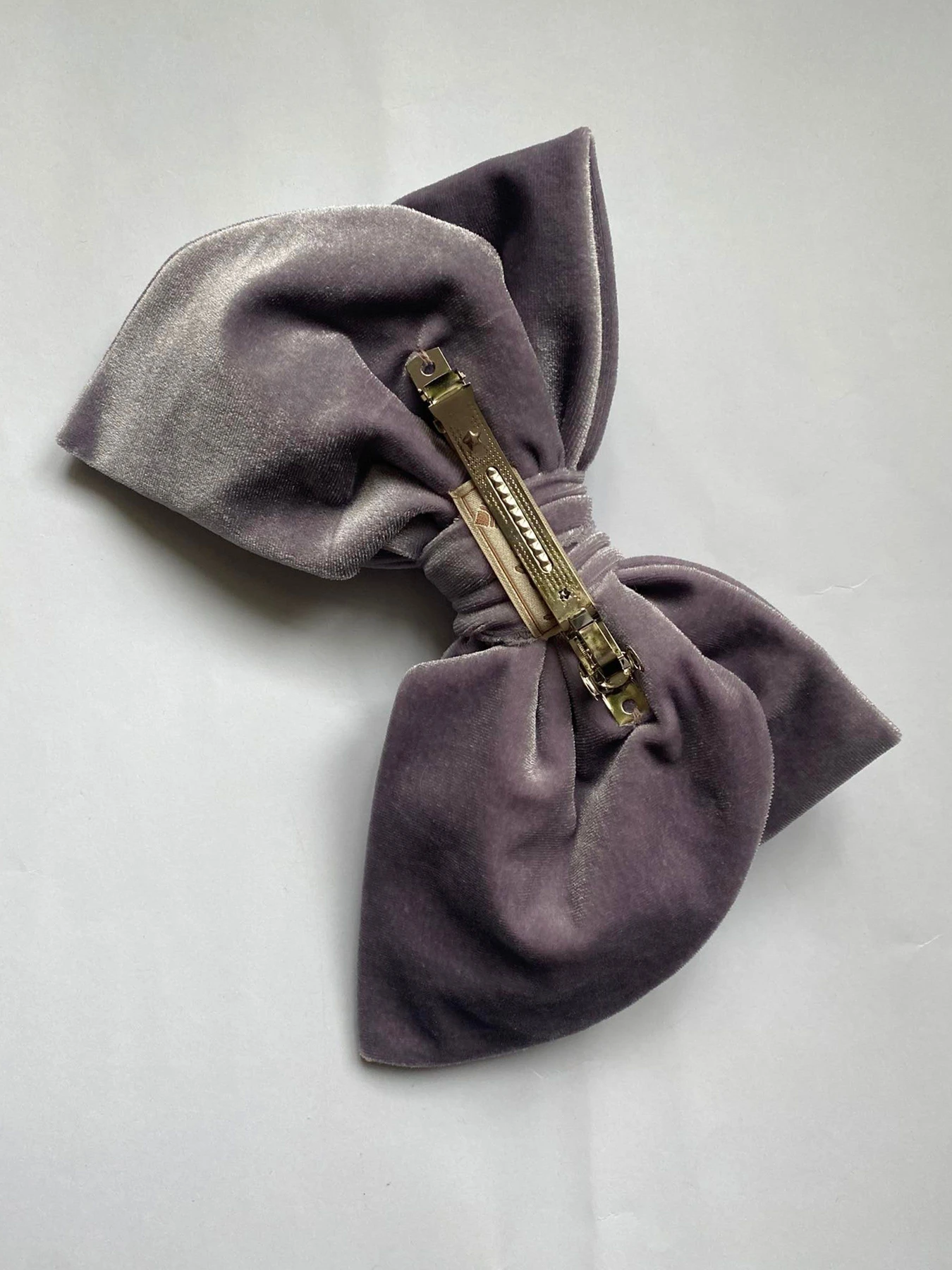 Оксамитовий великий бант кольору запорошена троянда для волосся MyScarf модель mp169173 Оксамитовий великий бант кольору запорошена троянда для волосся MyScarf модель mp169173 Фото