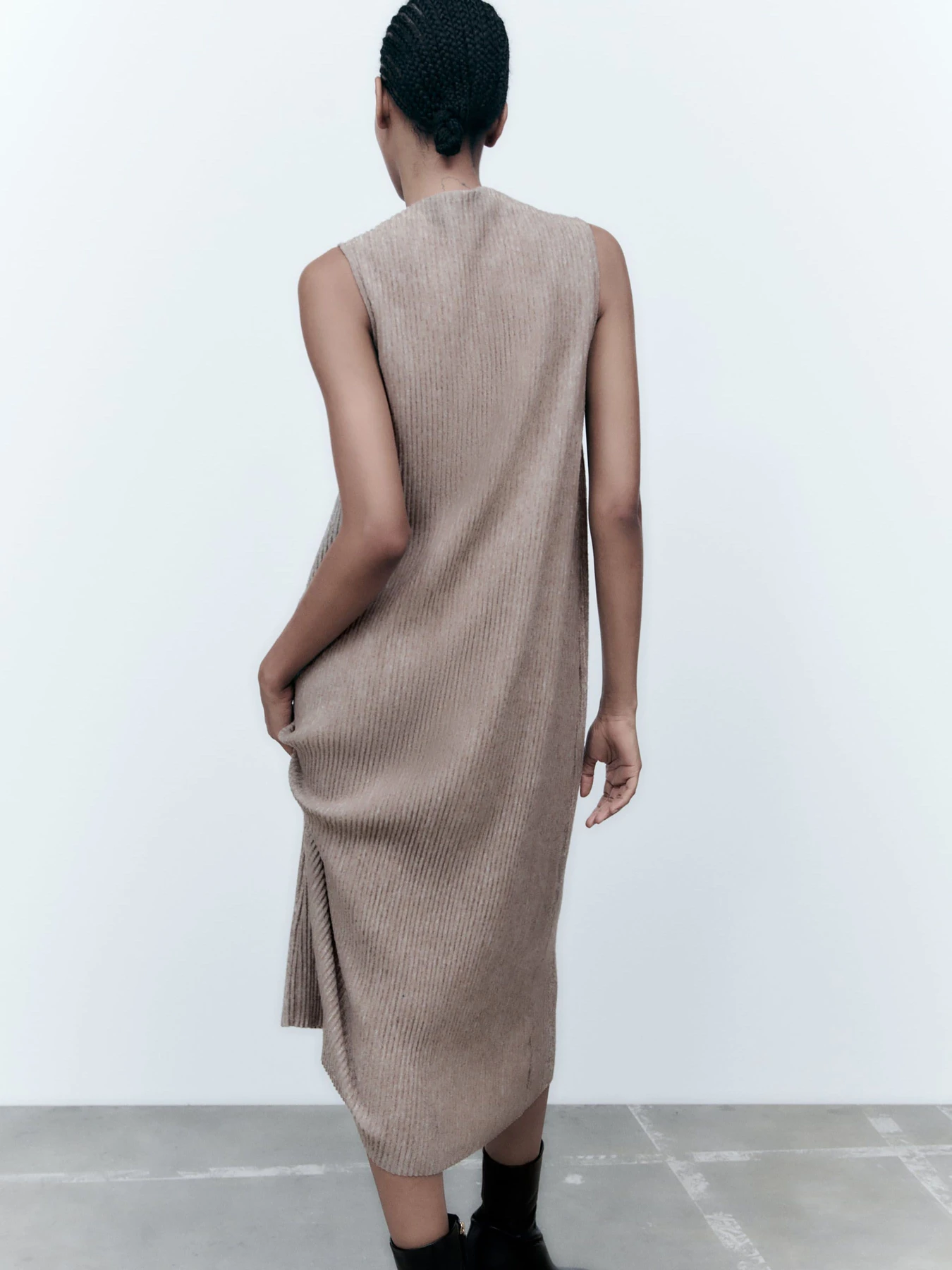 Платья ZARA модель 67775 Фото