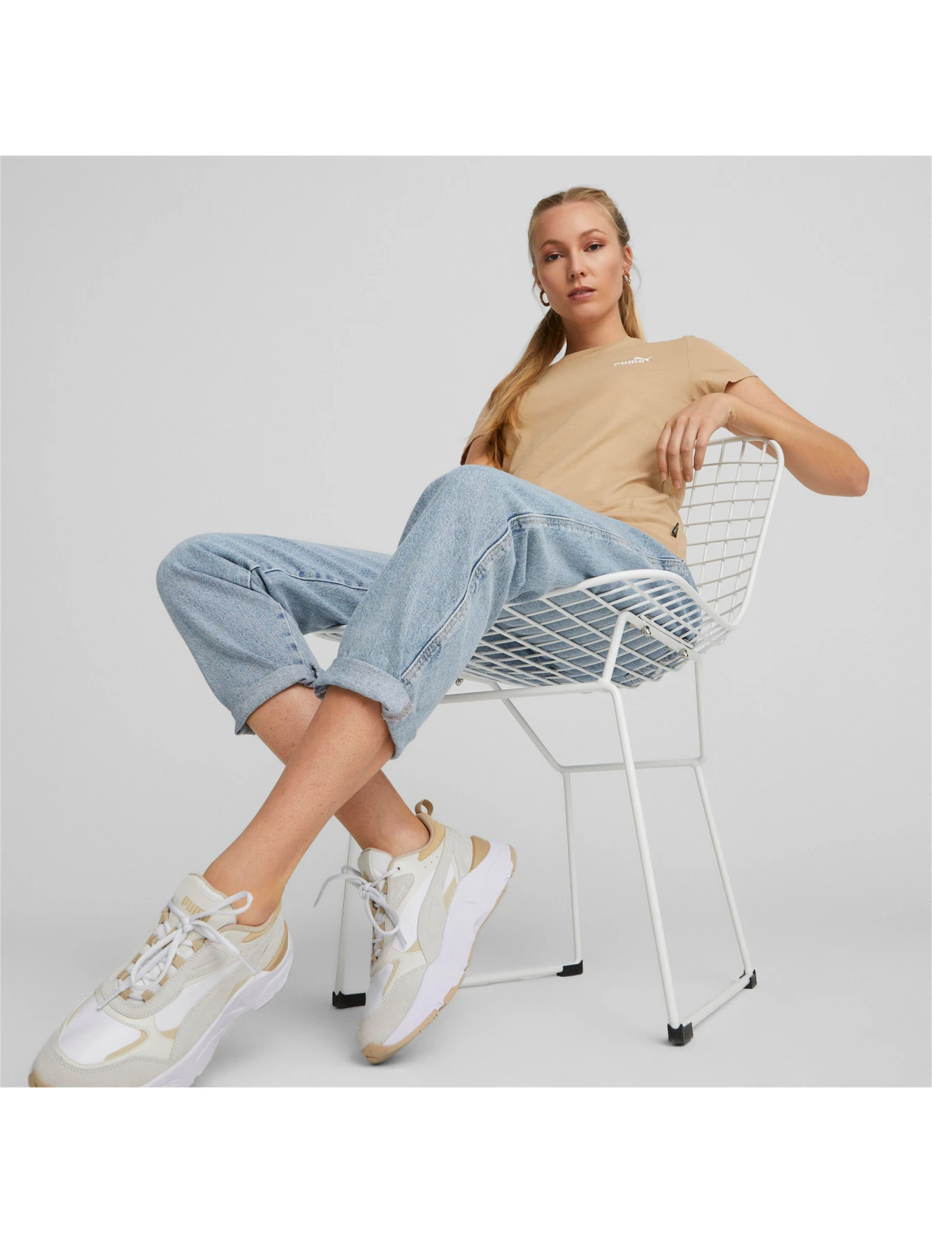 Футболки и поло PUMA ESS+ Embroidery Tee модель 848331 Фото