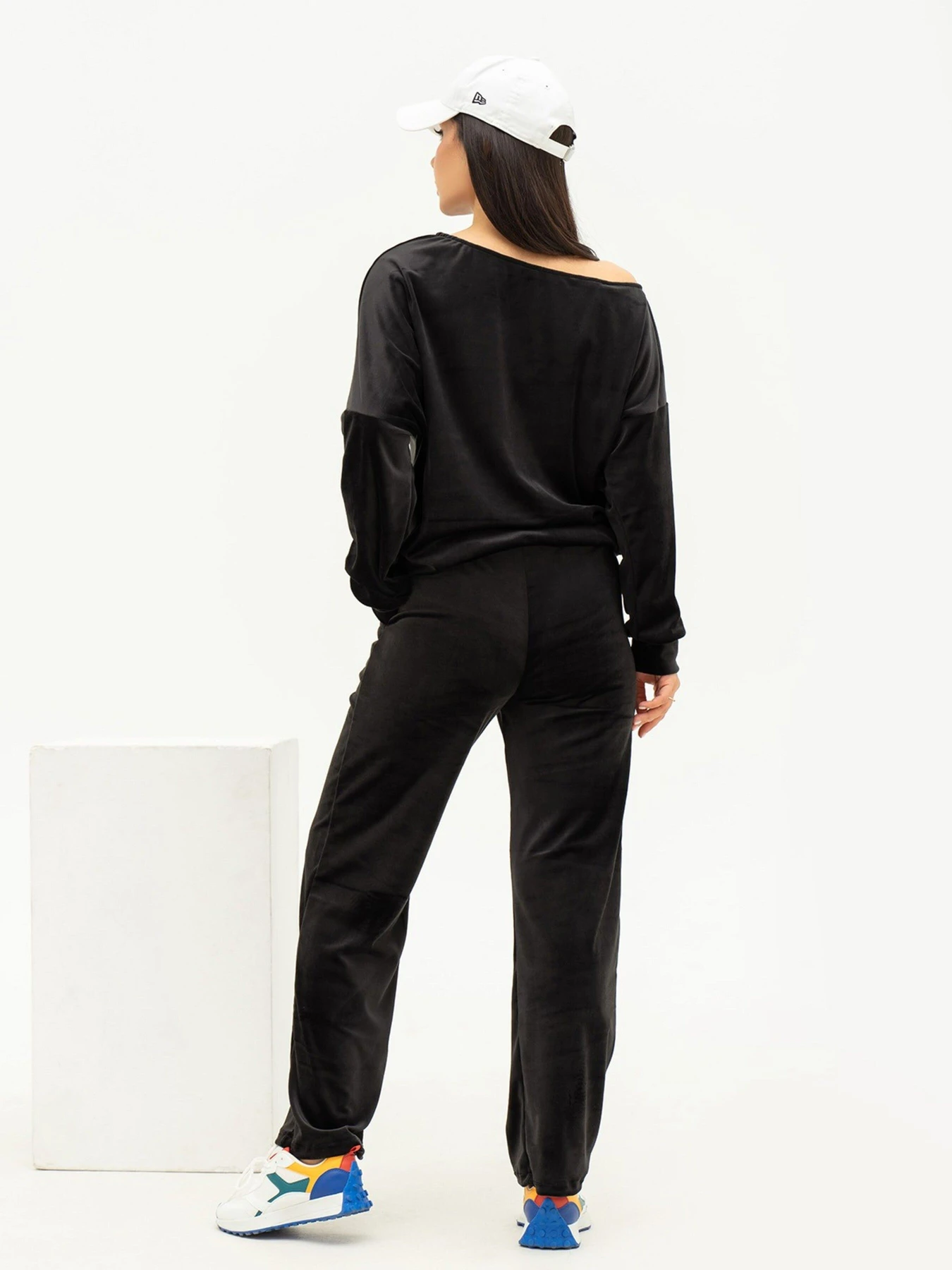Костюмы ISSA Plus модель SA-448_black Костюмы ISSA Plus модель SA-448_black Фото