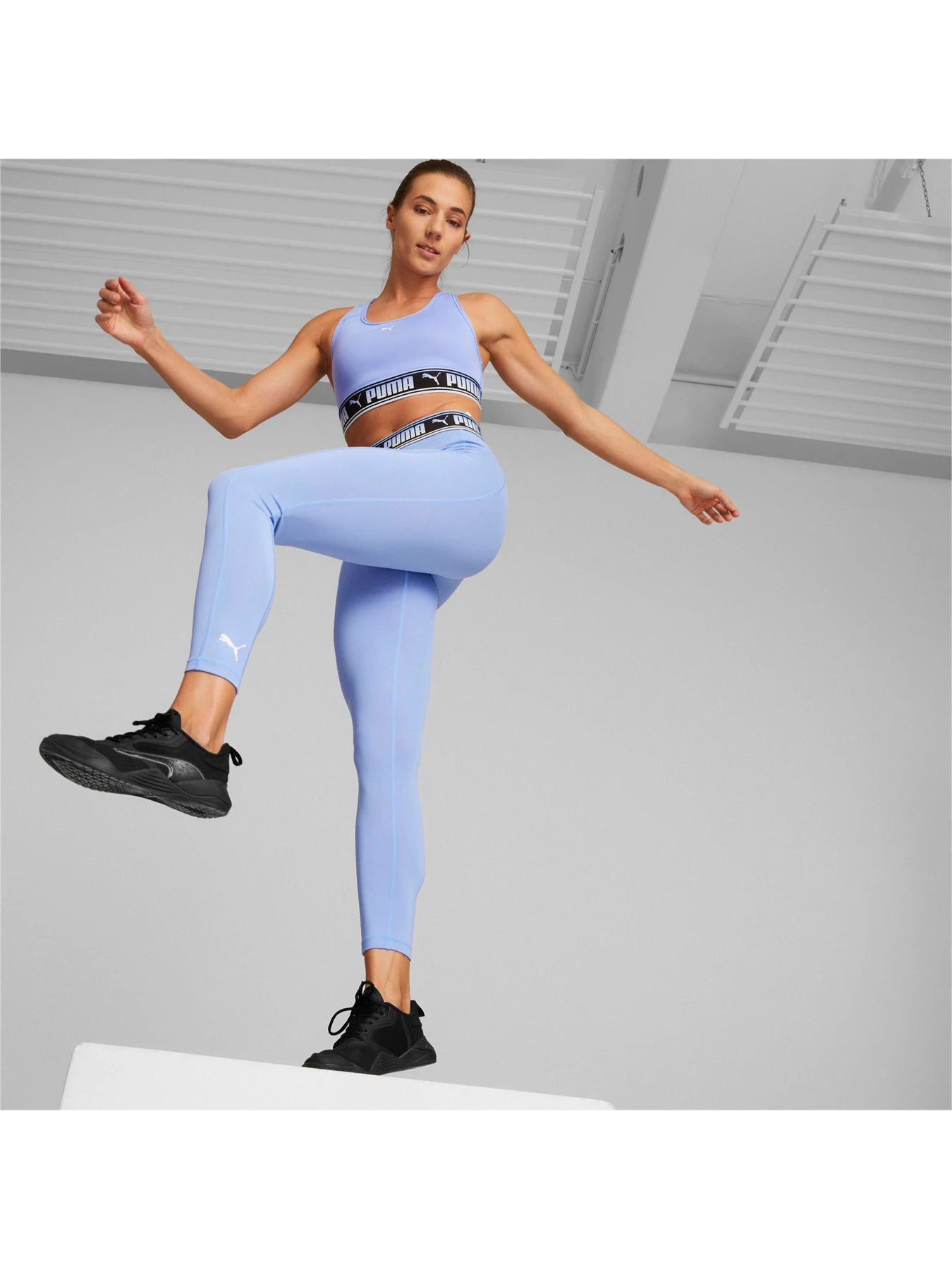 Брюки PUMA Train Strong Hw Tight модель 521601 Фото