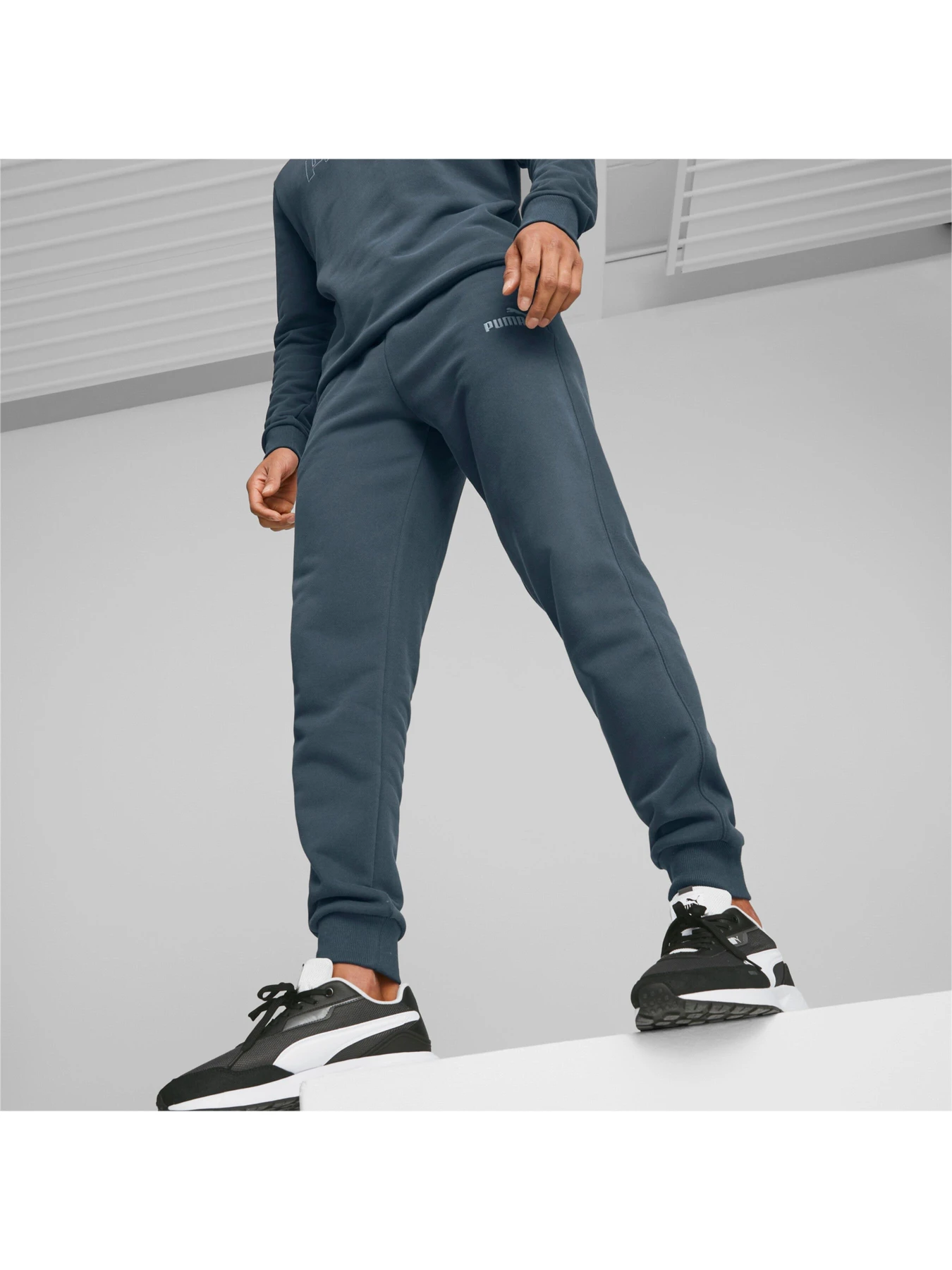 Брюки PUMA модель 673388 Брюки PUMA модель 673388 Фото