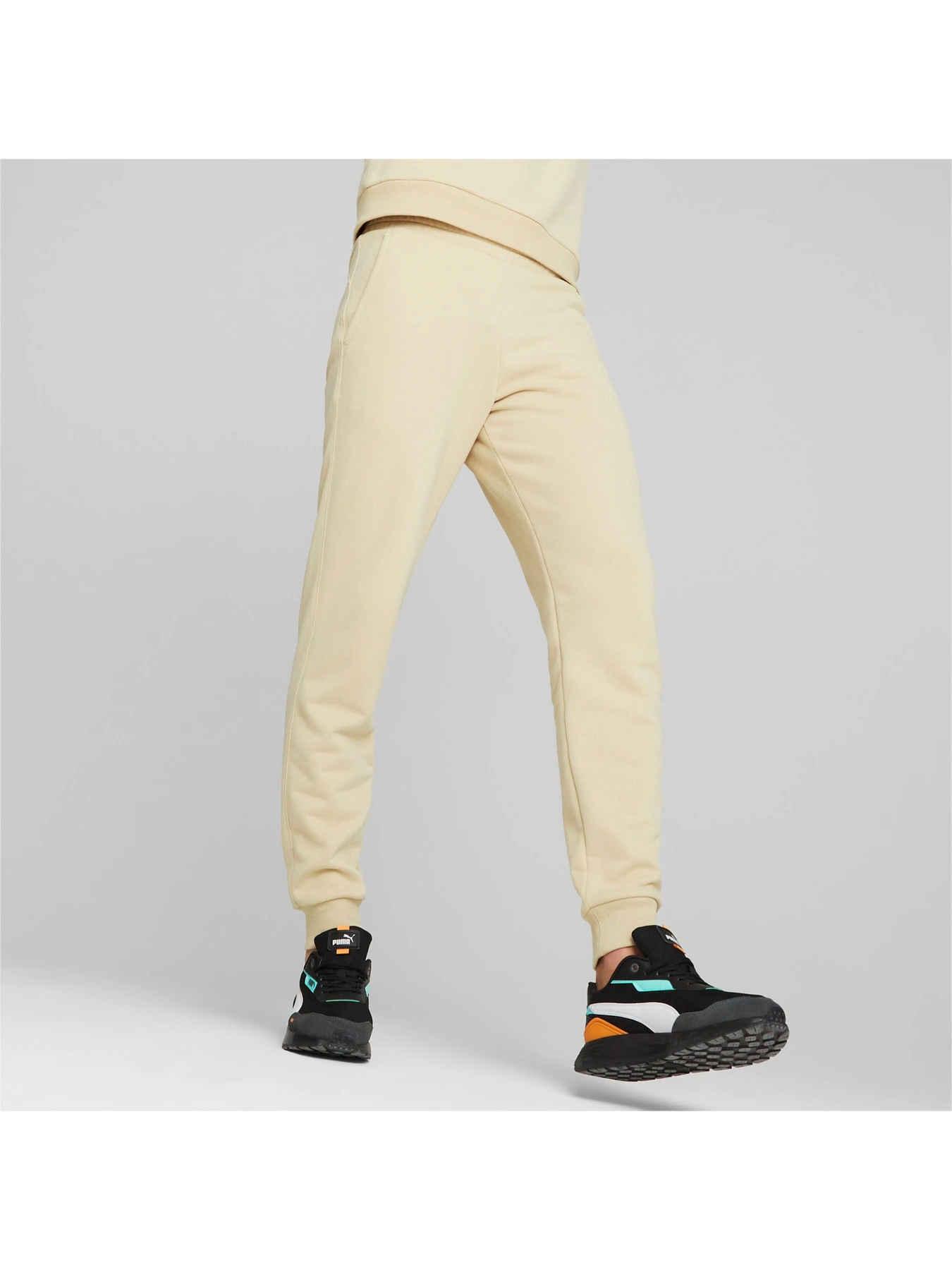 Брюки PUMA Ess Elevated Sweatpants модель 673388 Фото