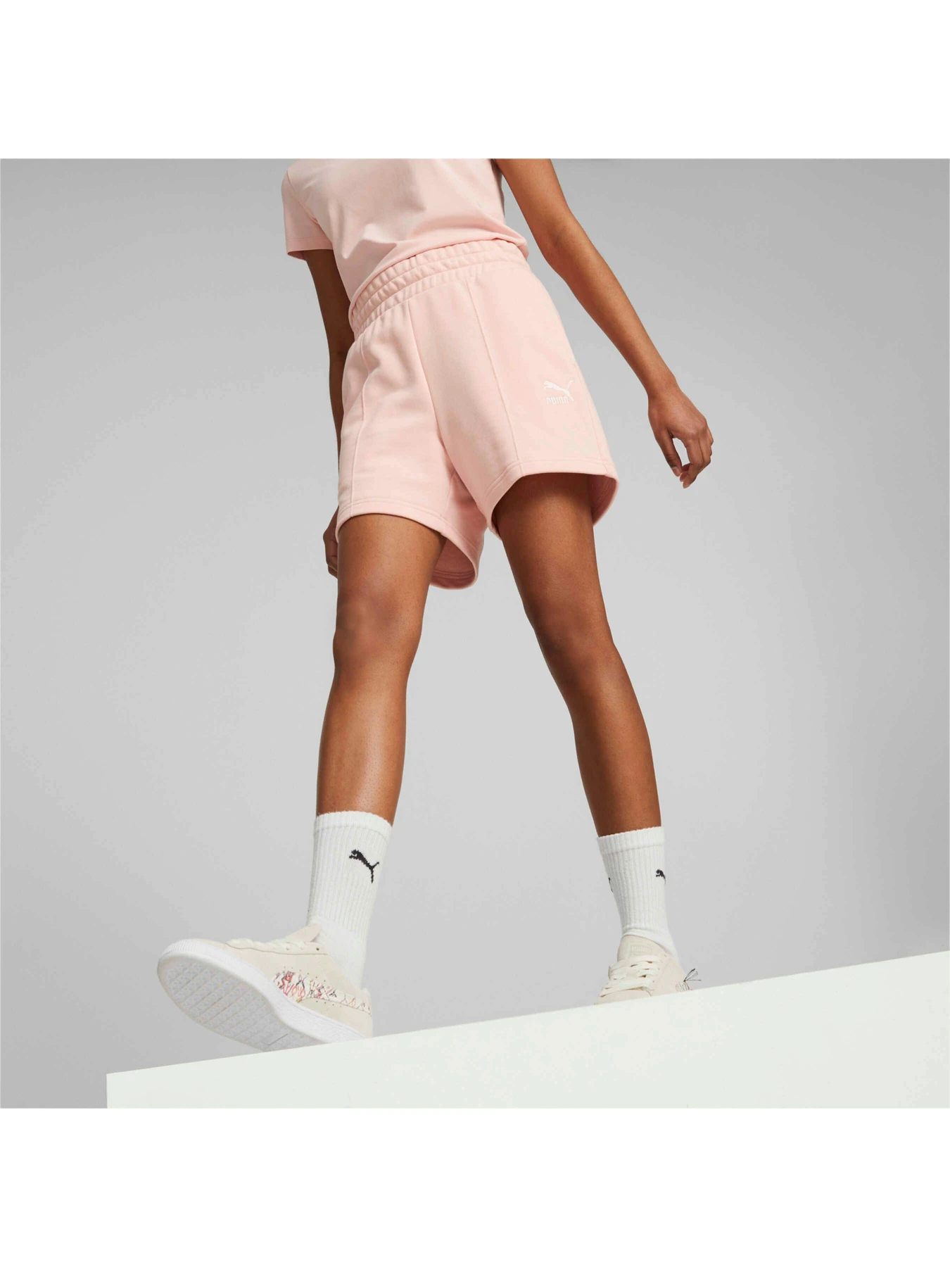 Шорти PUMA Classics Pintuck Shorts модель 538077 Шорти PUMA Classics Pintuck Shorts модель 538077 Фото