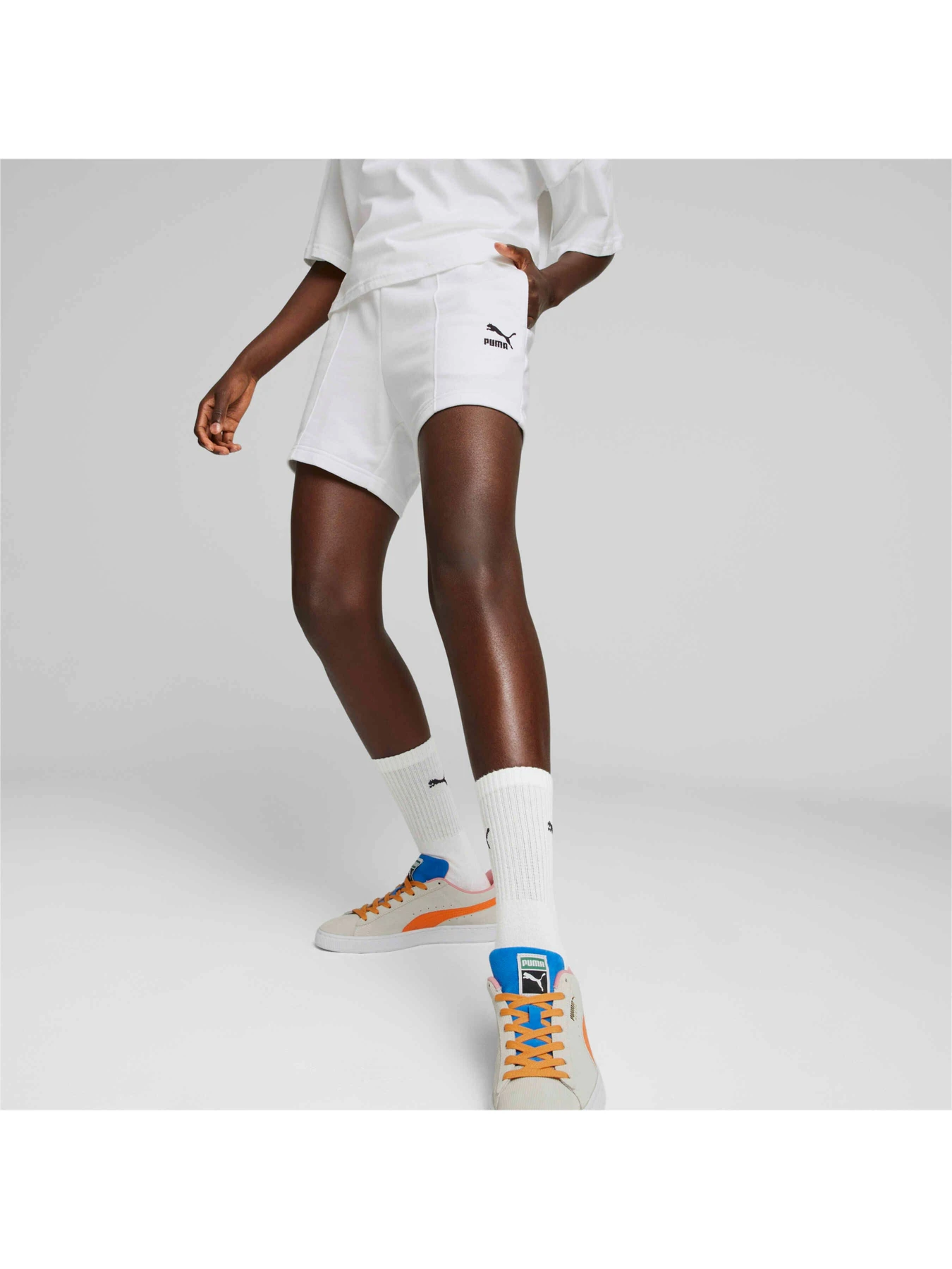 Шорты PUMA Classics Pintuck Shorts модель 538077 Шорты PUMA Classics Pintuck Shorts модель 538077 Фото