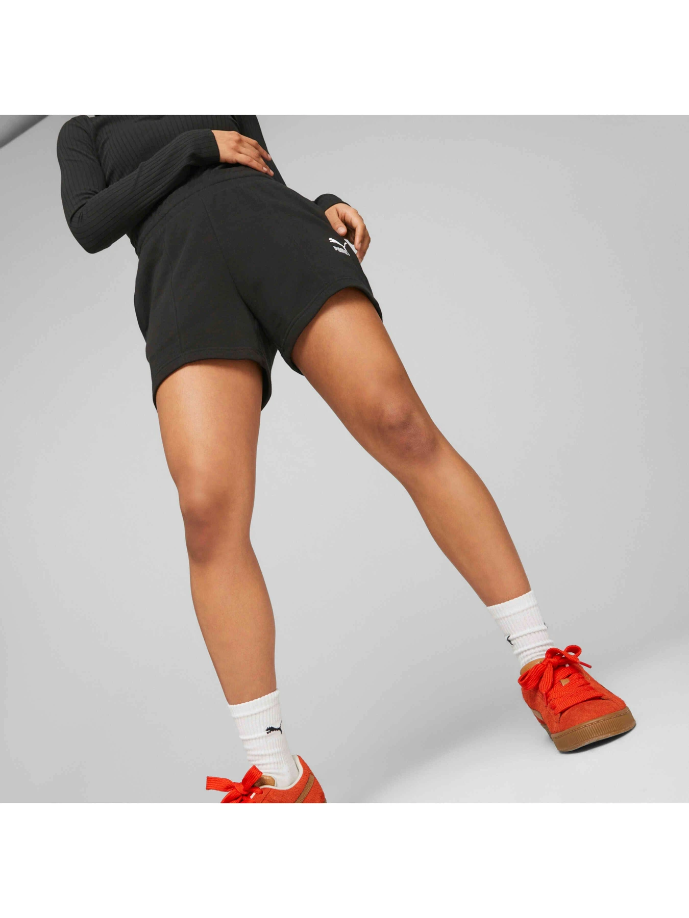 Шорти PUMA Classics Pintuck Shorts модель 538077 Шорти PUMA Classics Pintuck Shorts модель 538077 Фото