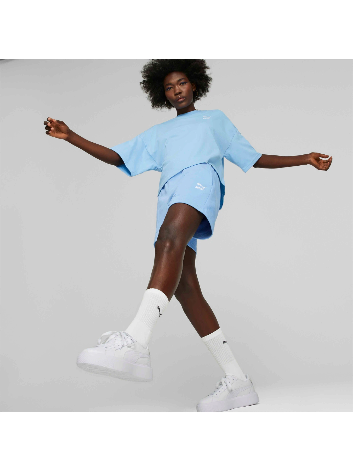 Шорты PUMA Classics Pintuck Shorts модель 538077 Шорты PUMA Classics Pintuck Shorts модель 538077 Фото