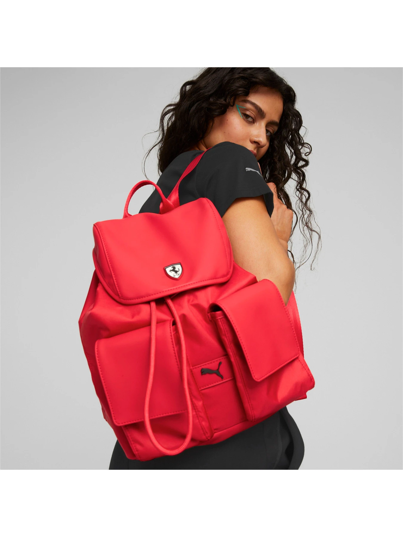 Рюкзаки PUMA Ferrari Sptwr Style Wmn's Bp модель 079093 Рюкзаки PUMA Ferrari Sptwr Style Wmn's Bp модель 079093 Фото